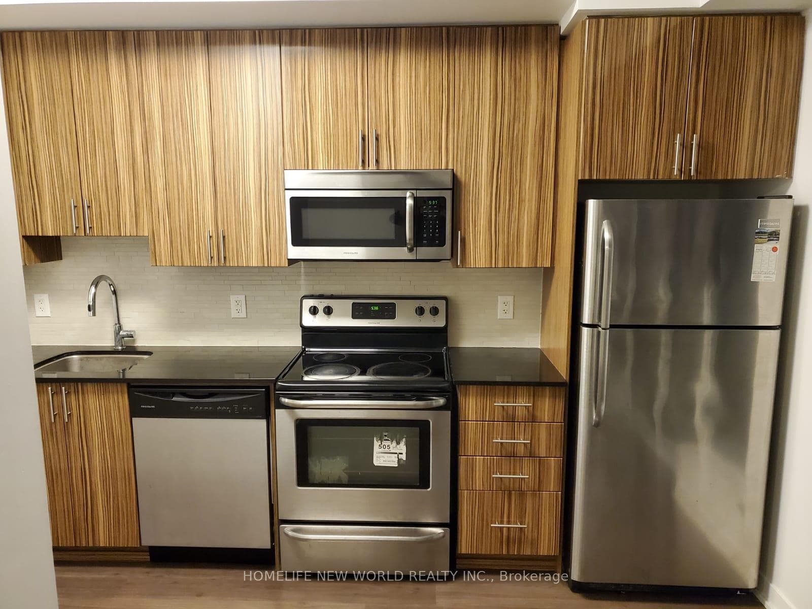 225 Sackville Street Unit 1502 photo 3