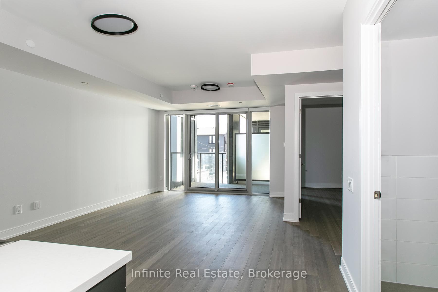 664 Spadina Avenue Unit 214 photo 7