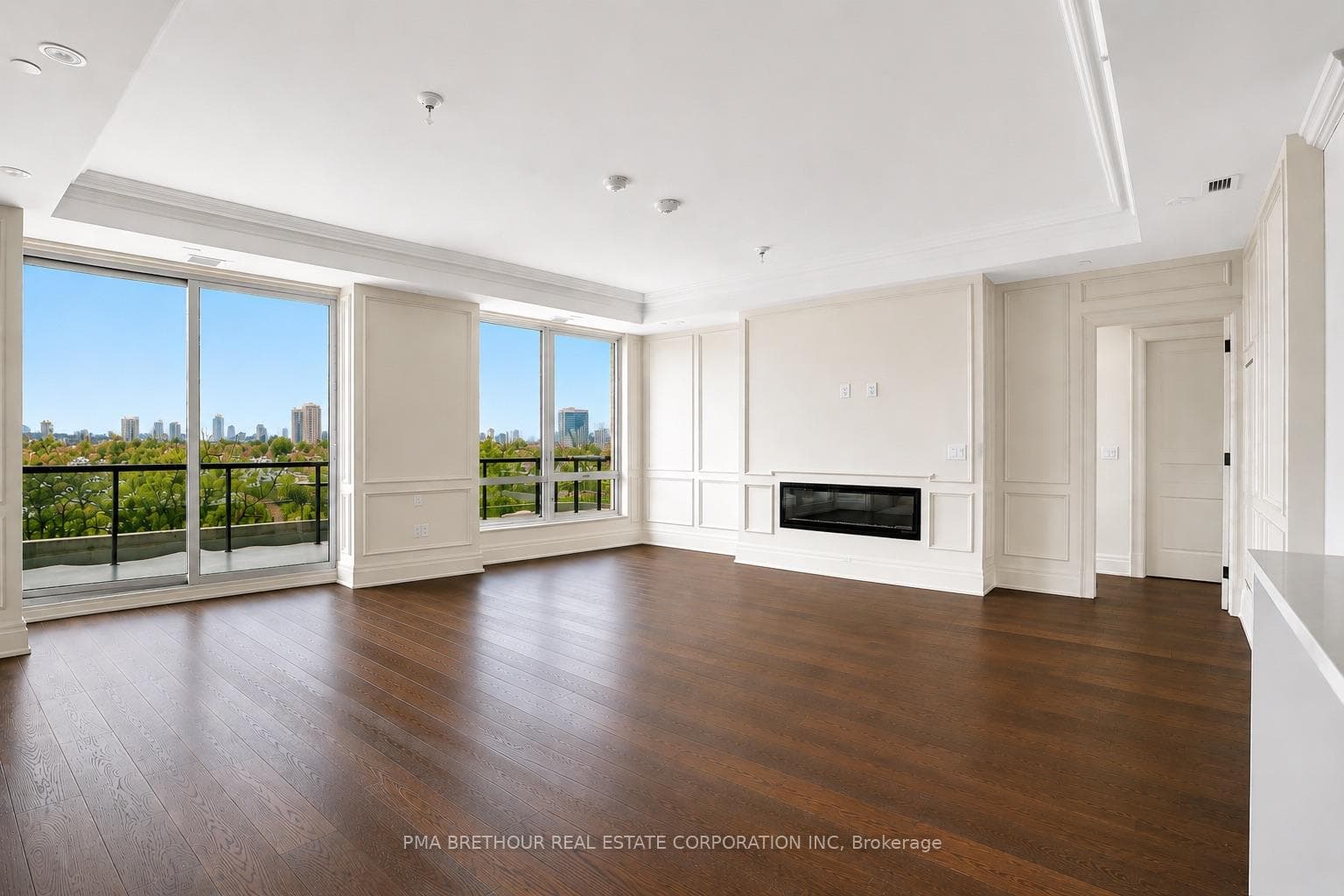 Living/dining room