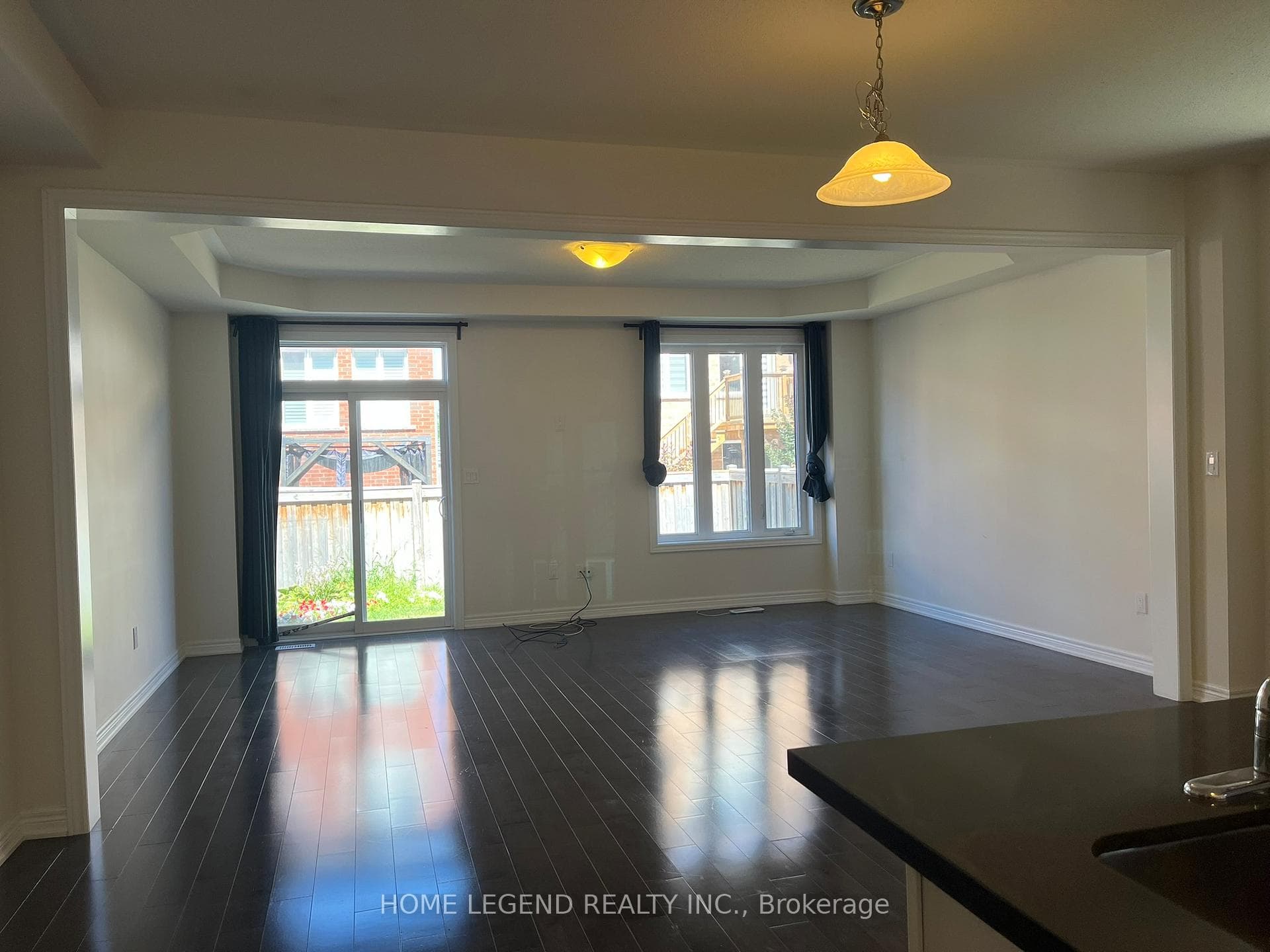 212 Roy Harper Avenue photo 5
