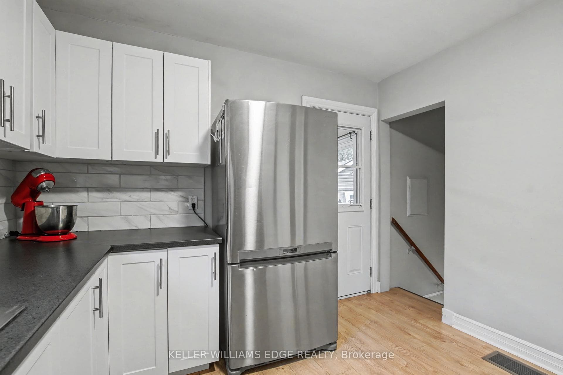 179 Parkdale Avenue photo 8