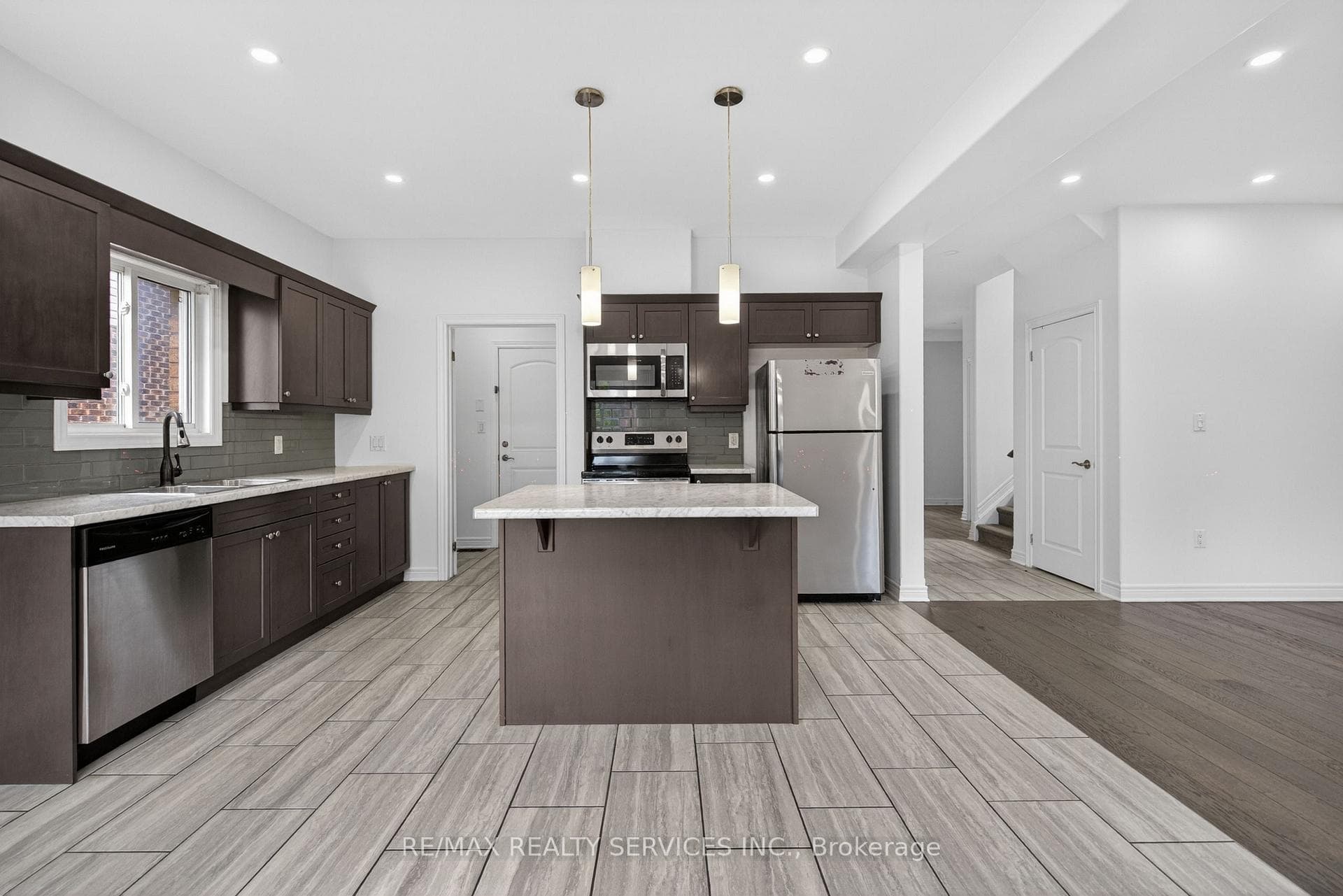 4 Bergenstein Crescent photo 15