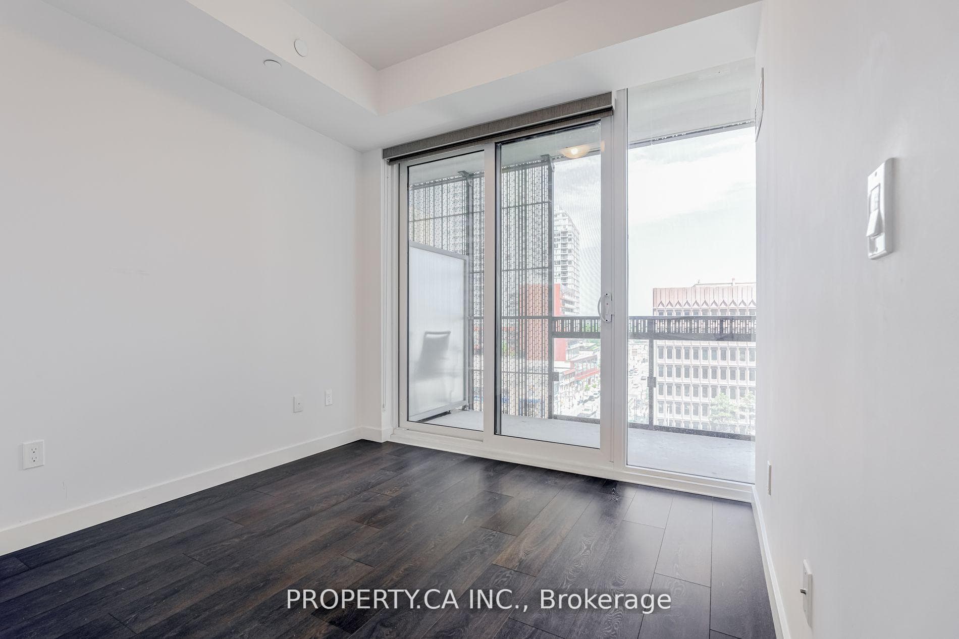 8 Eglinton Avenue Unit 606 photo 11