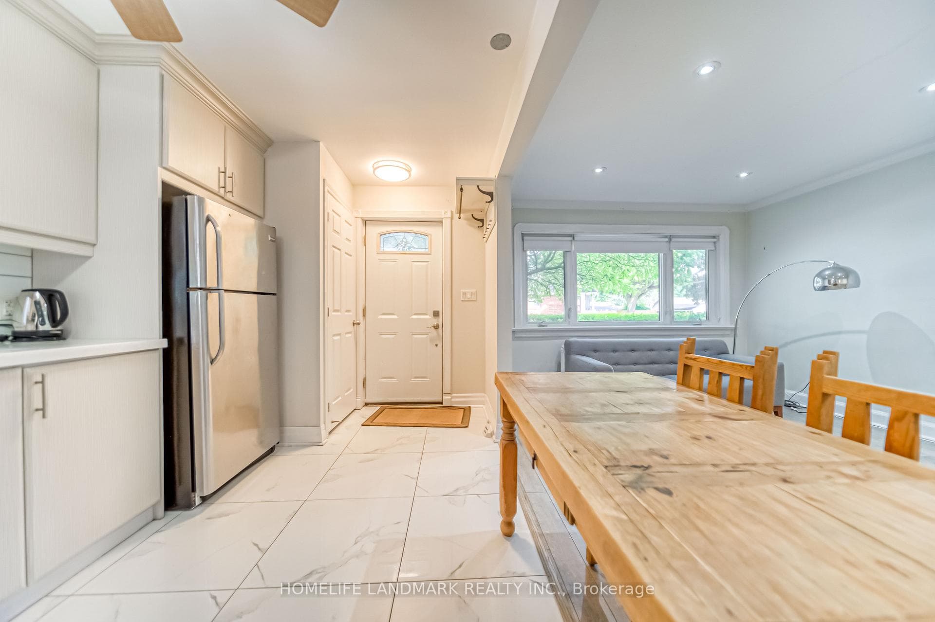 335 Cosburn Avenue Unit Main Floor photo 10