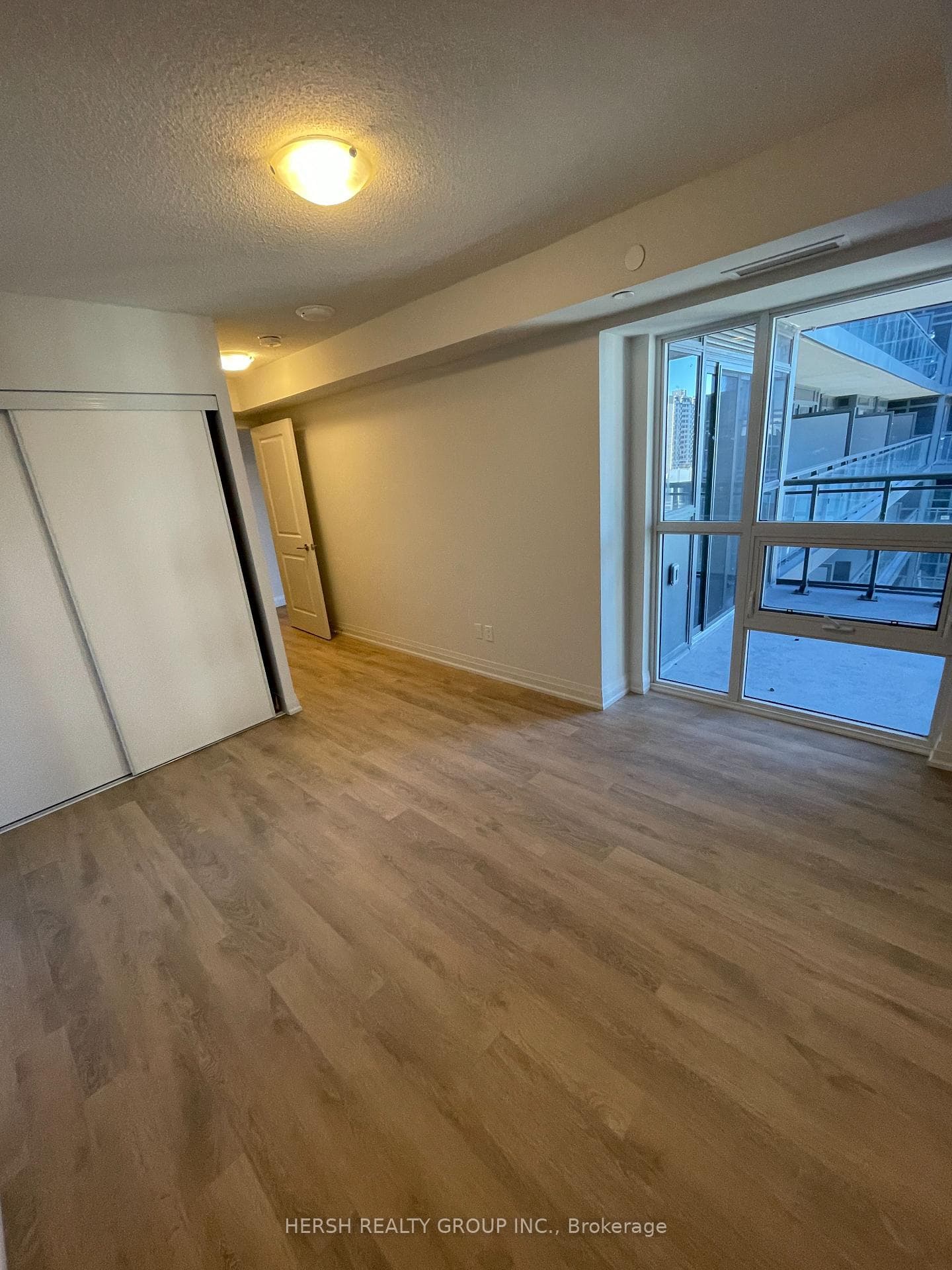 20 Meadowglen Place Unit 735 photo 13