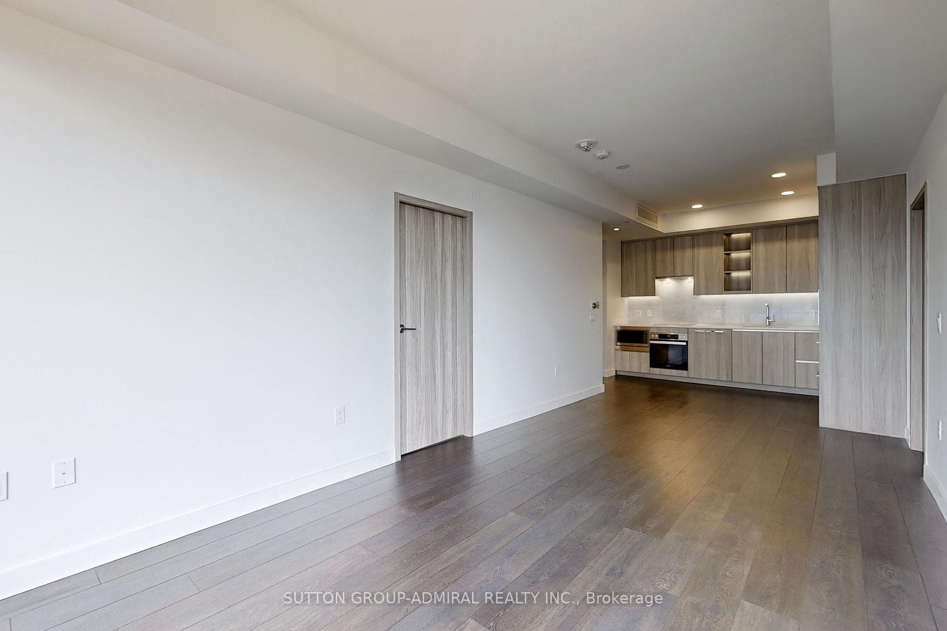 95 McMahon Drive Unit 906 photo 13