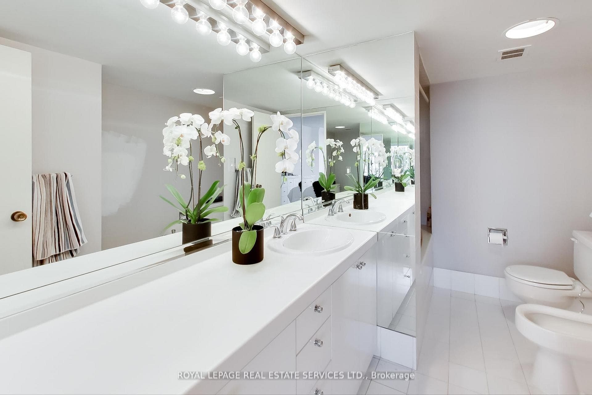 2045 Lake Shore Boulevard Unit 804 photo 12