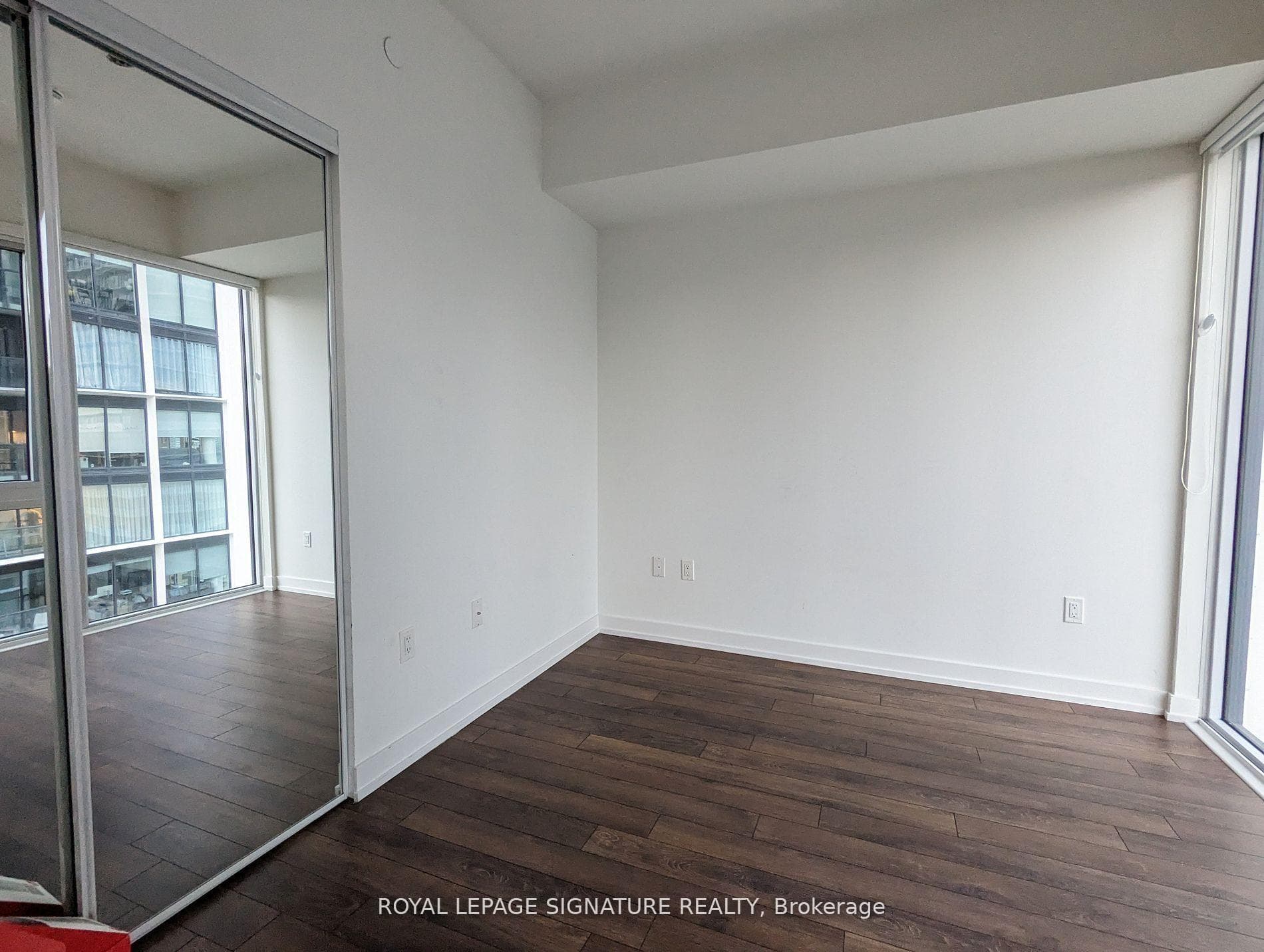 158 Front Street Unit 2017 photo 5