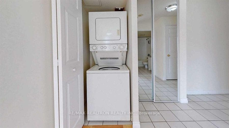 736 Bay Street Unit 2610 photo 8