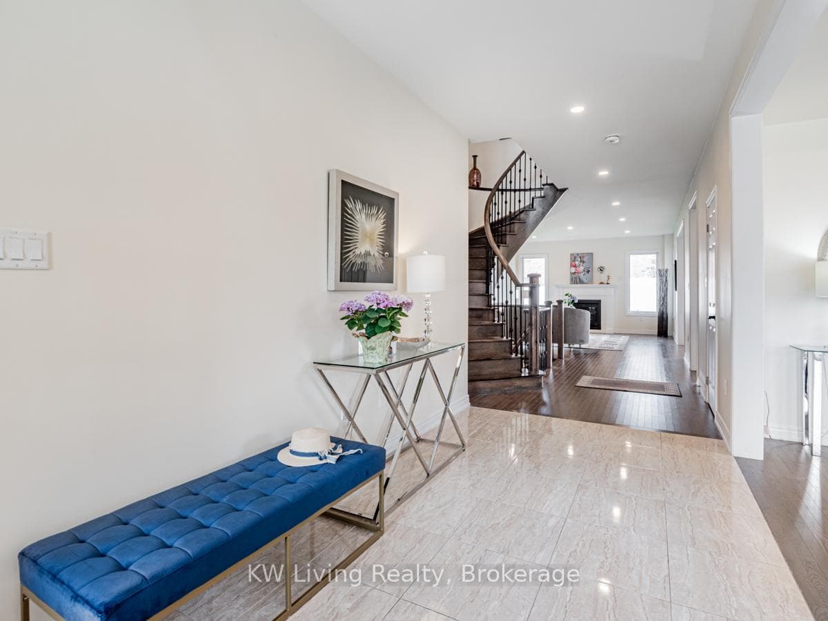 127 Copeland Crescent photo 5