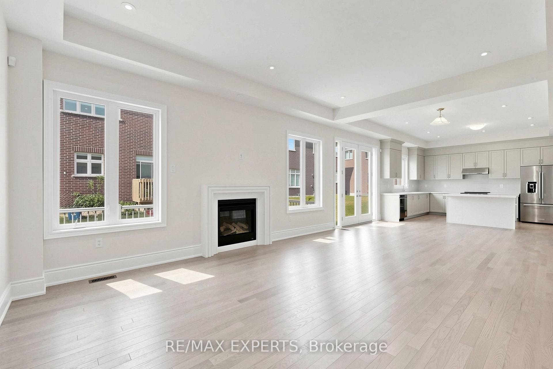 60 Bud Leggett Crescent photo 8