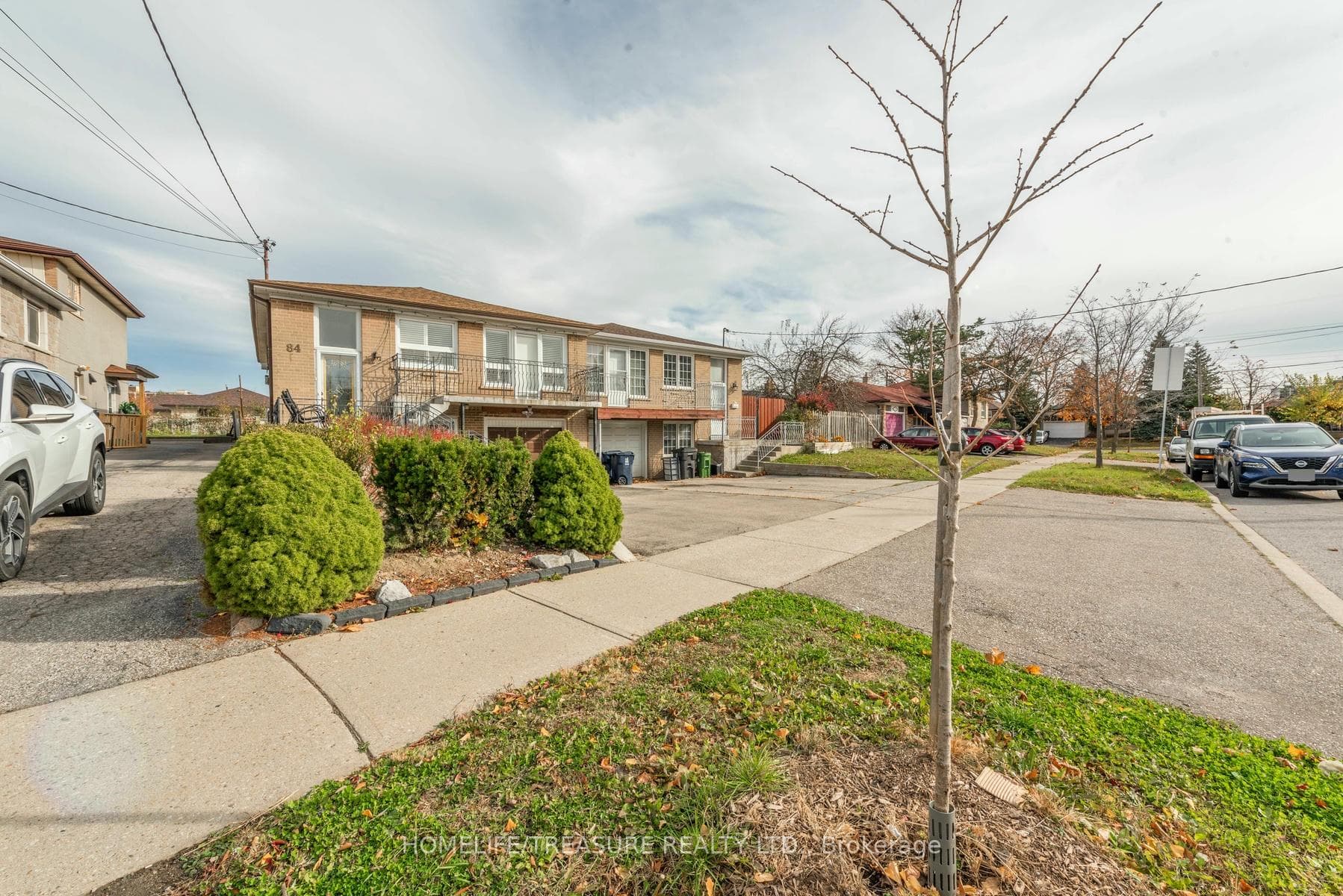 84 LASKAY Crescent photo 32
