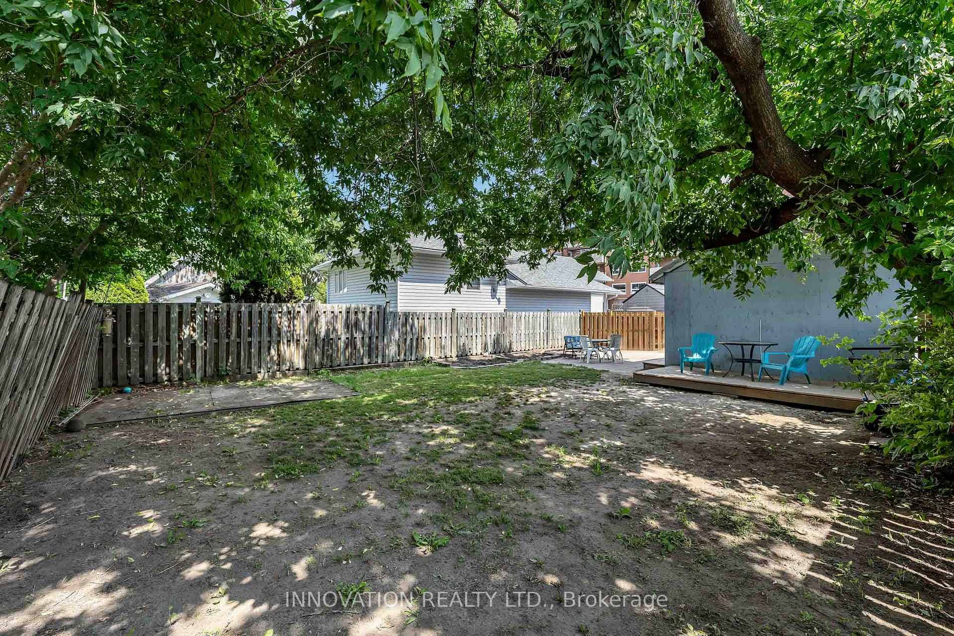 58 Russell Street photo 34