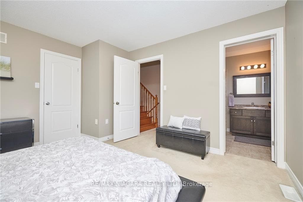 15 Ivybridge Drive photo 22