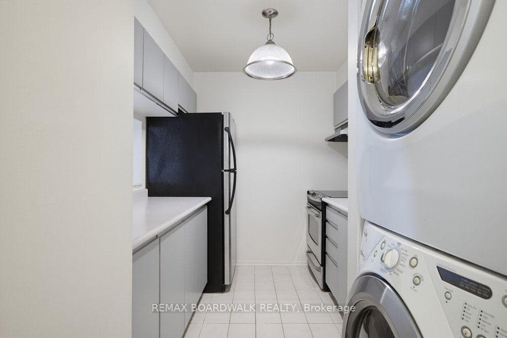 250 Brittany Drive Unit 207 photo 4