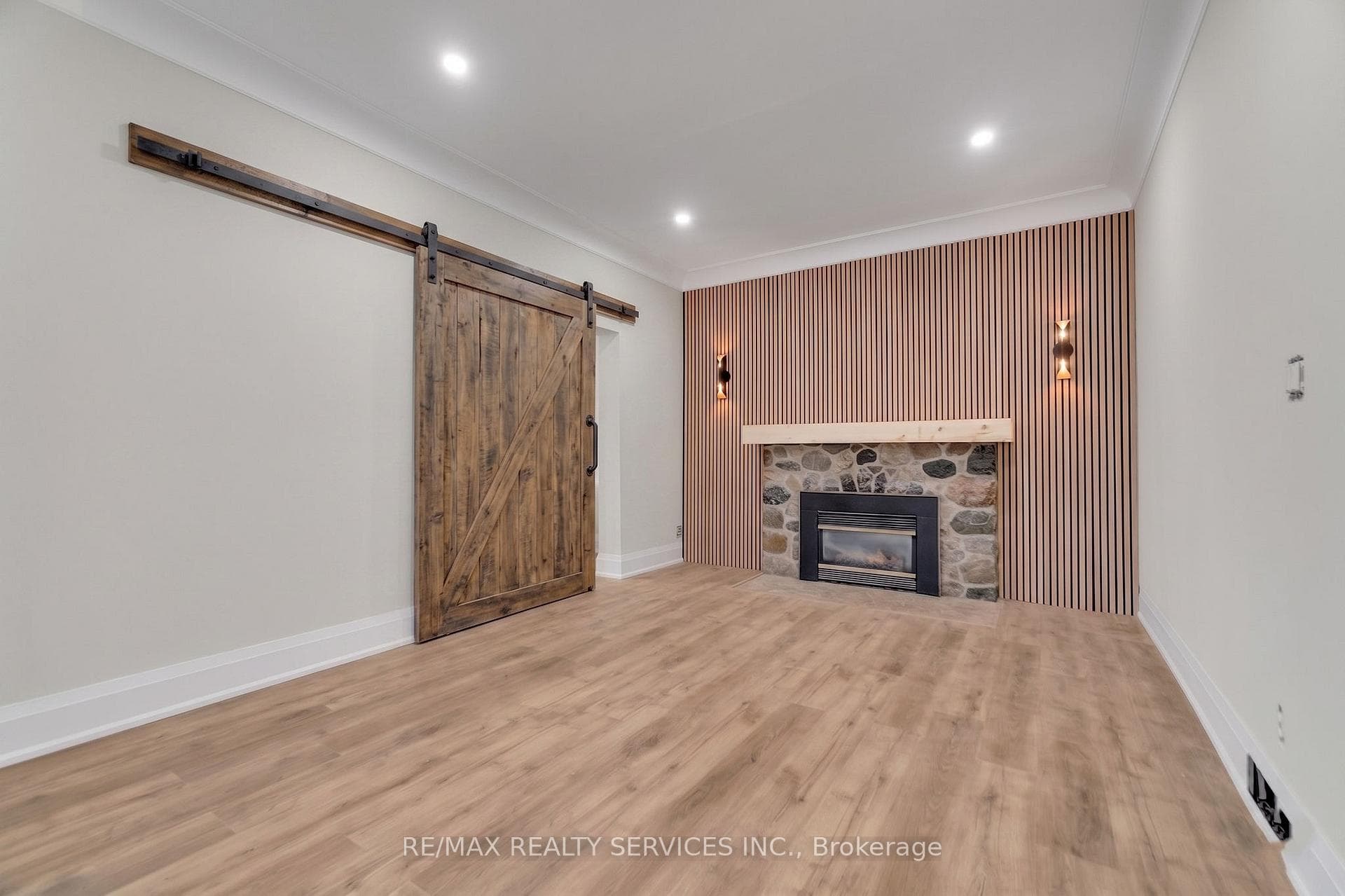 939 Beach Boulevard Unit 2 photo 15