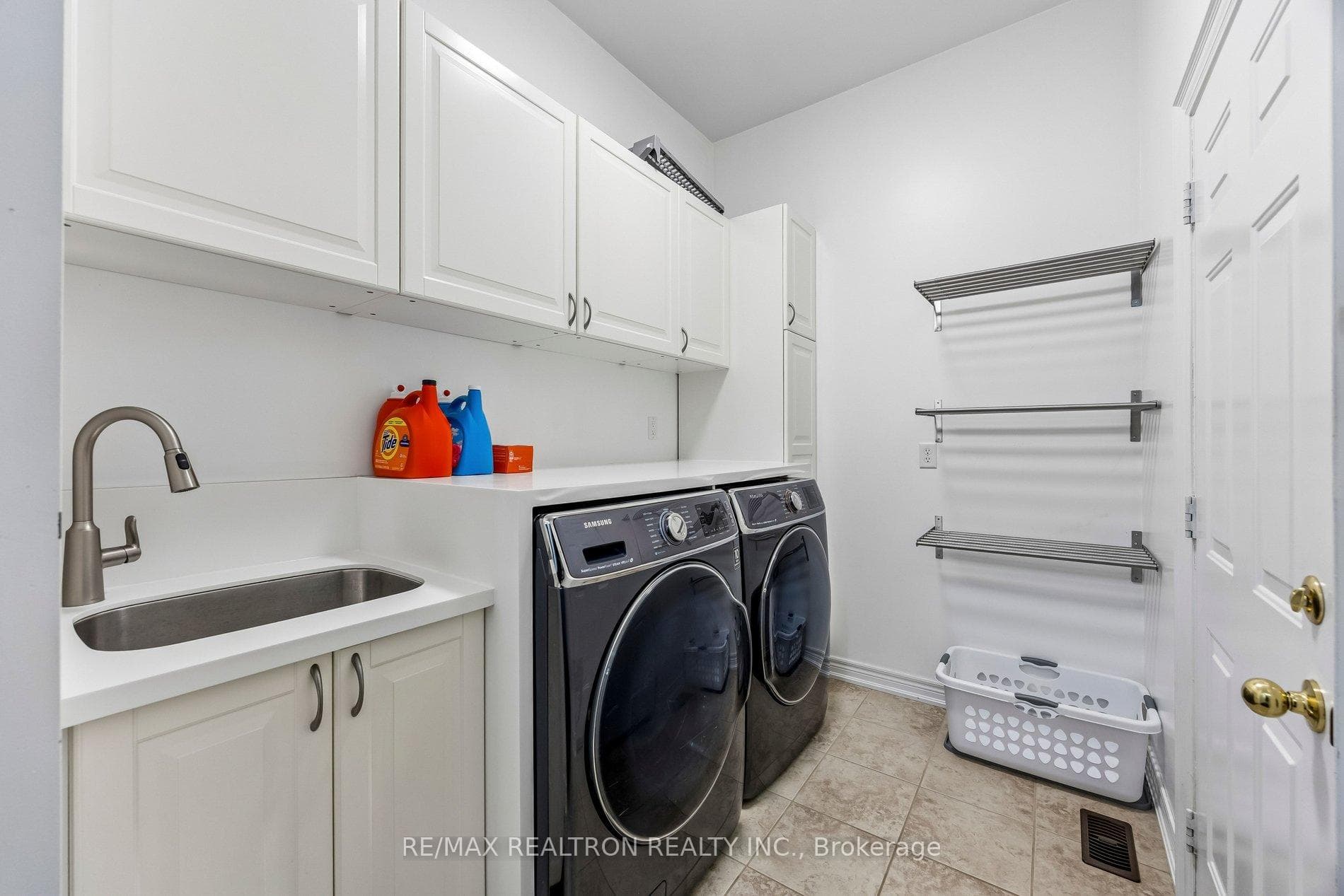18 Hayfield Crescent photo 22