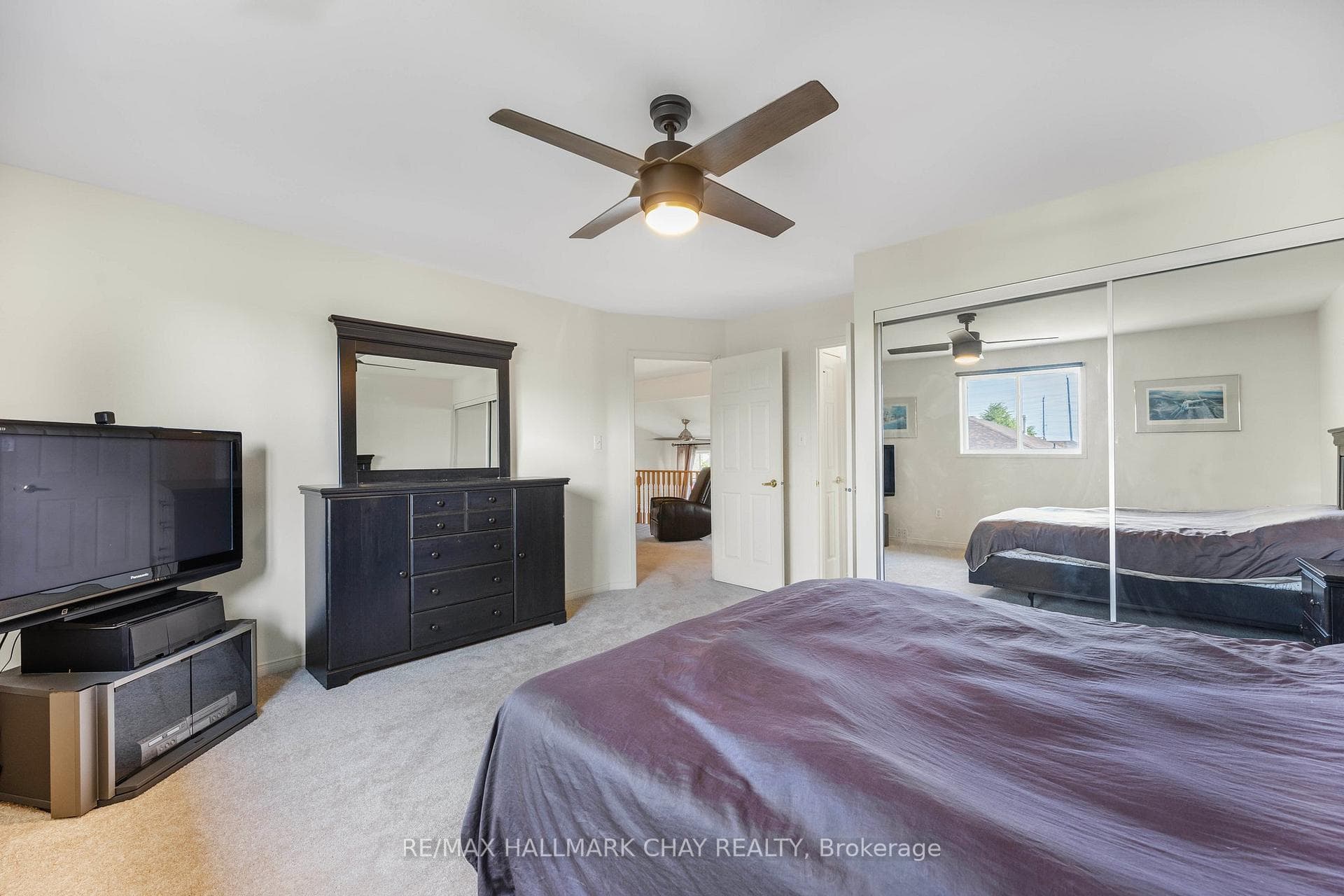 24 Majesty Boulevard photo 25