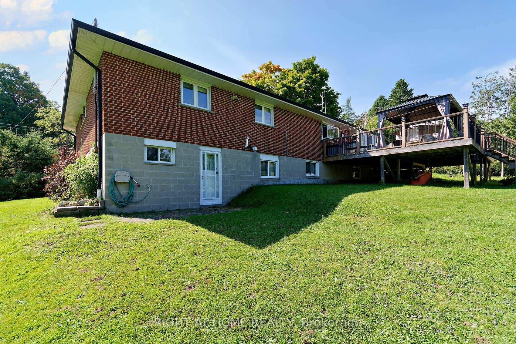 2400 King Vaughan Road photo 36