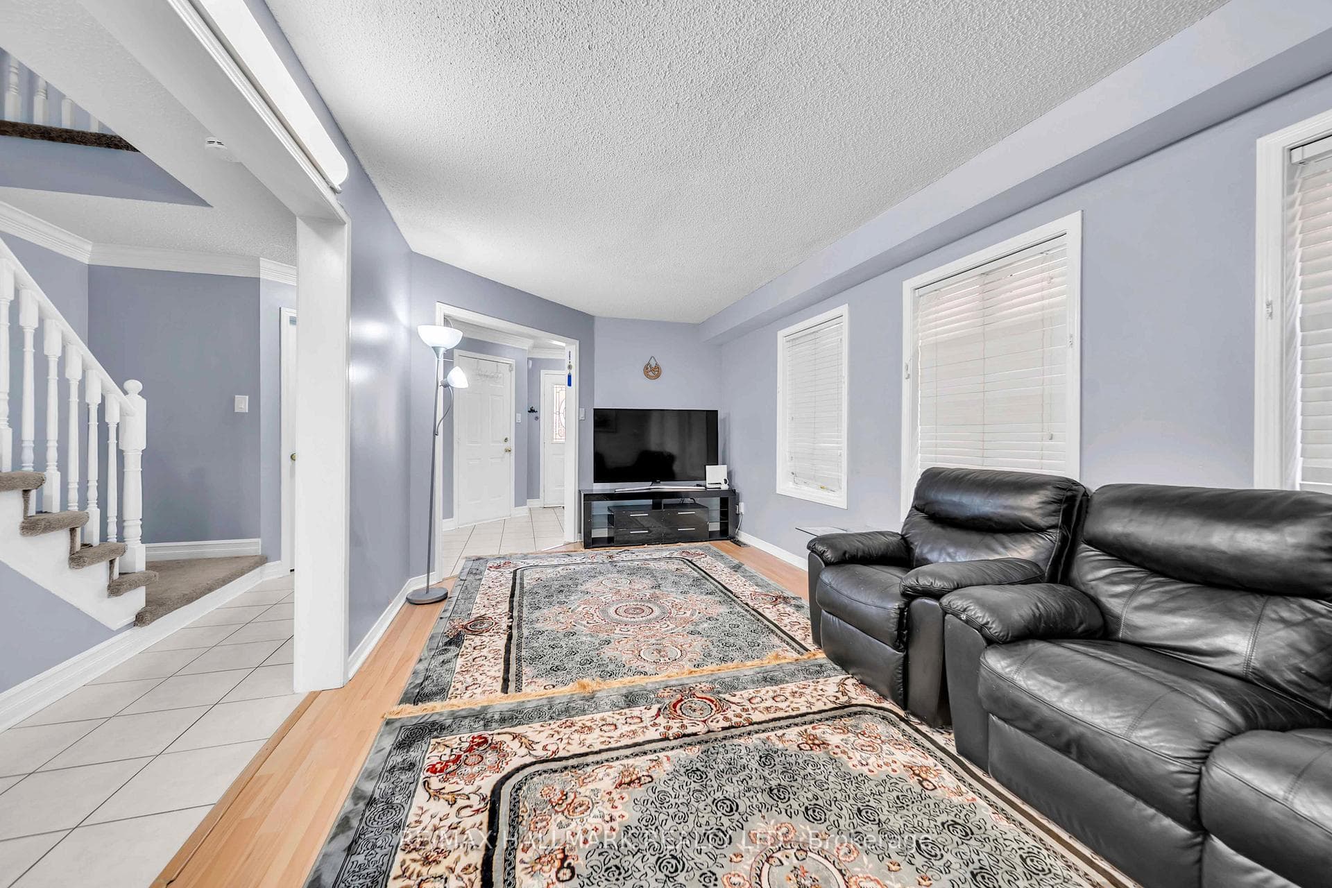 96 Olympia Crescent photo 5