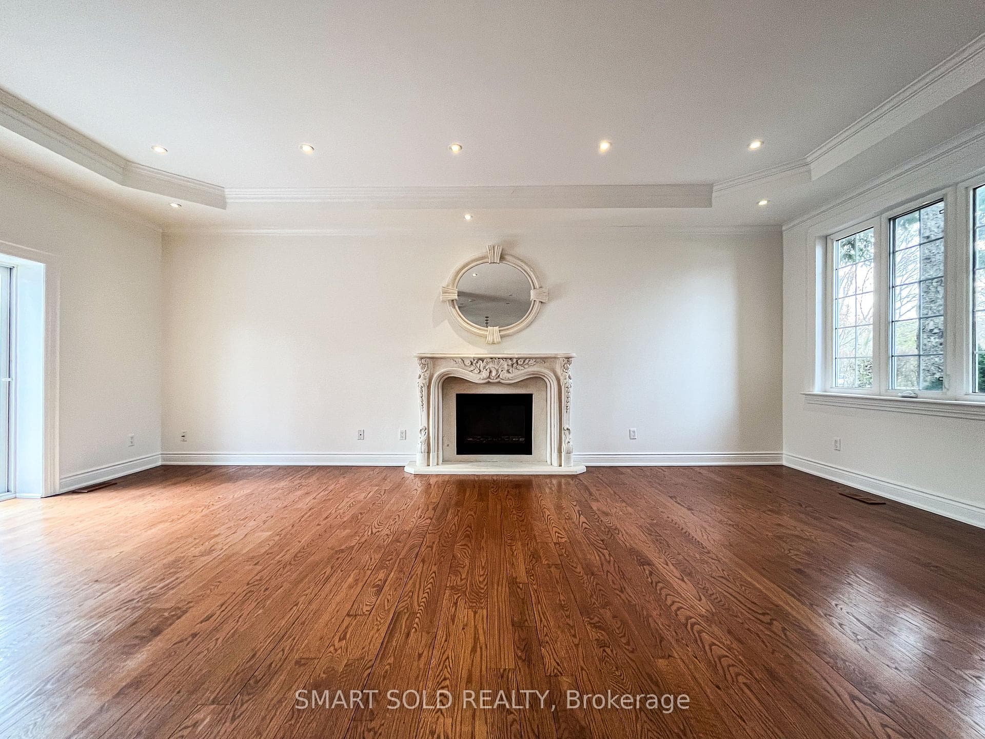 192 Waneta Drive photo 5