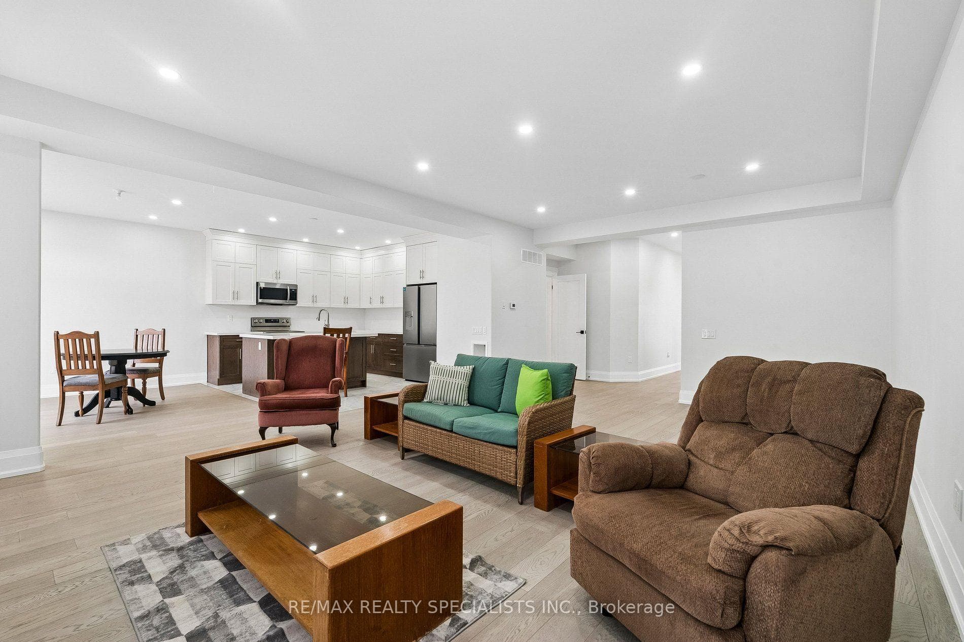 44 Albert Street photo 8