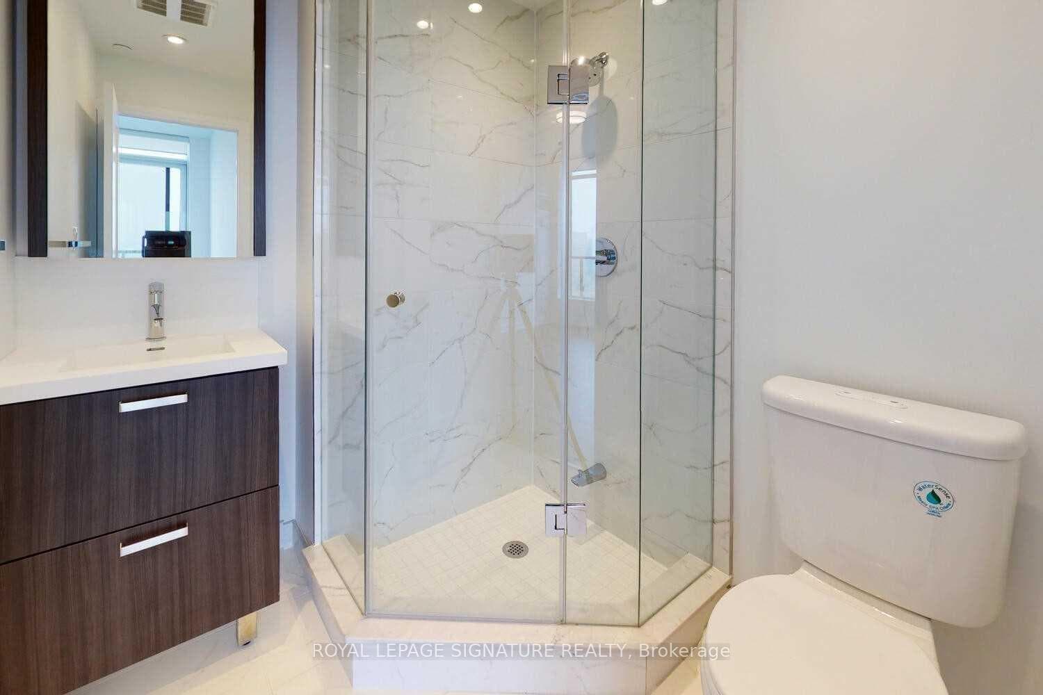 18 Erskine Avenue Unit 3401 photo 12