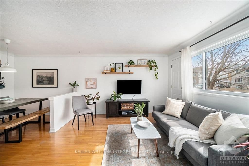 1253 EMPEROR Avenue photo 2