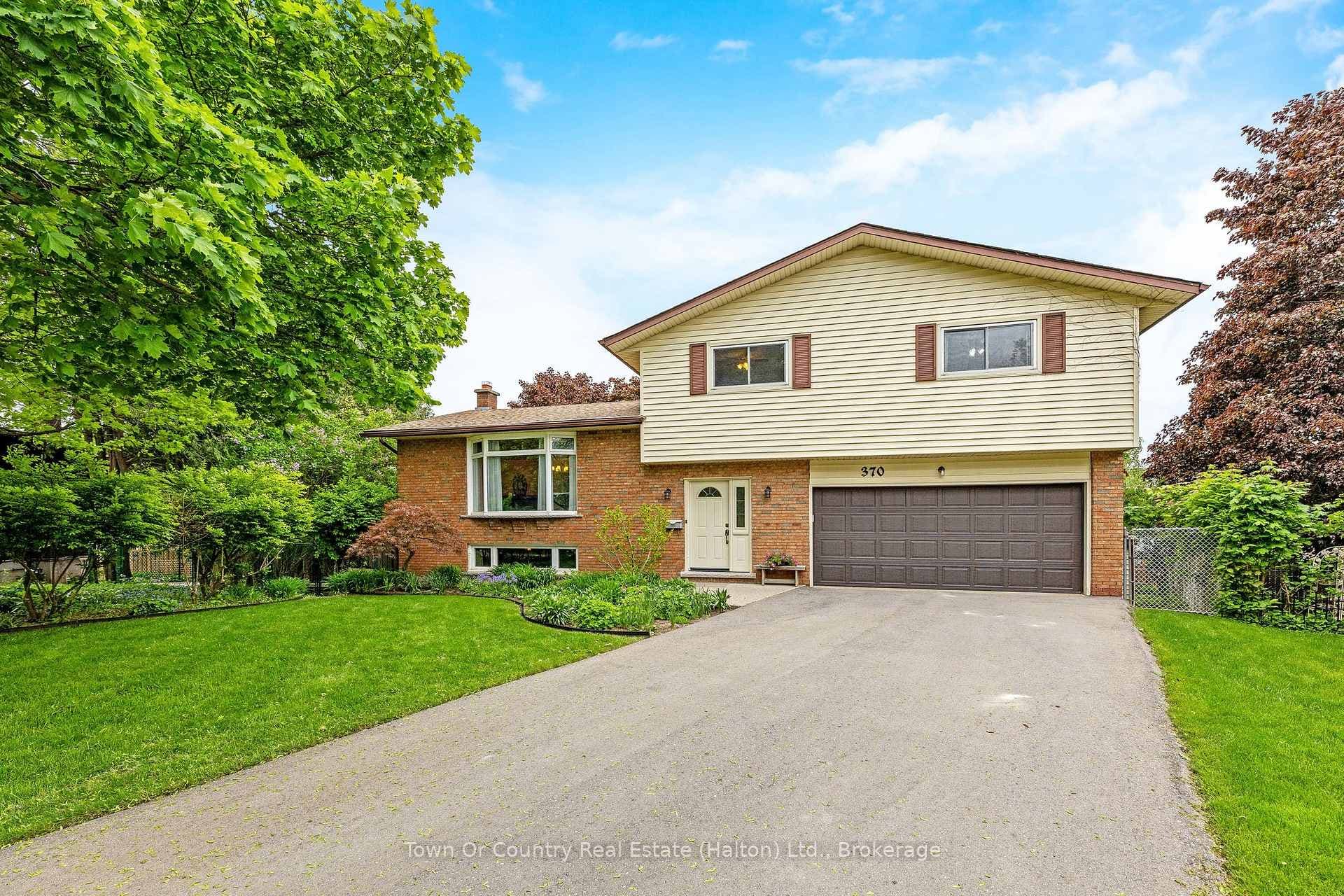 370 Roselawn Place photo 4