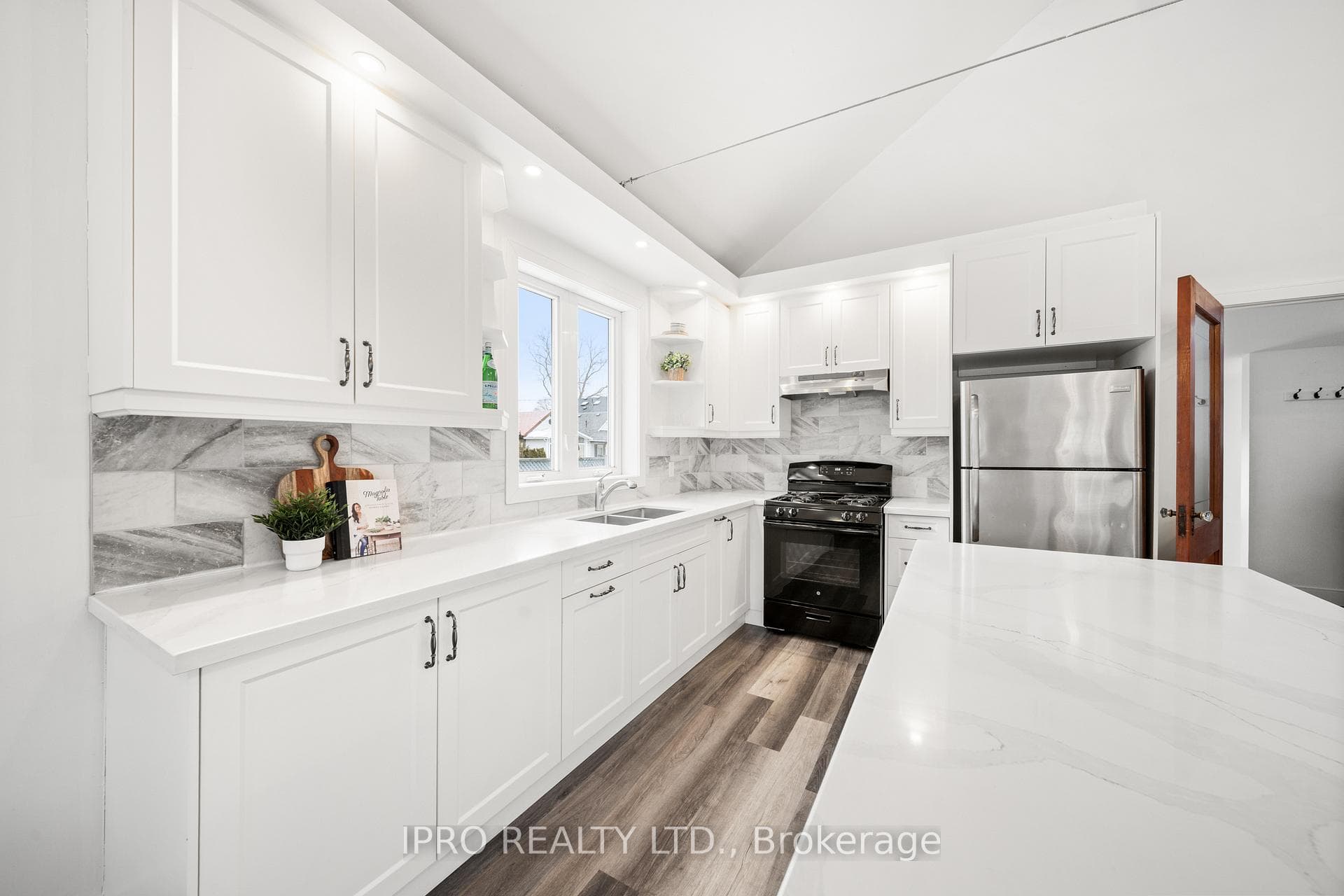 1305 Woodbine Avenue photo 7