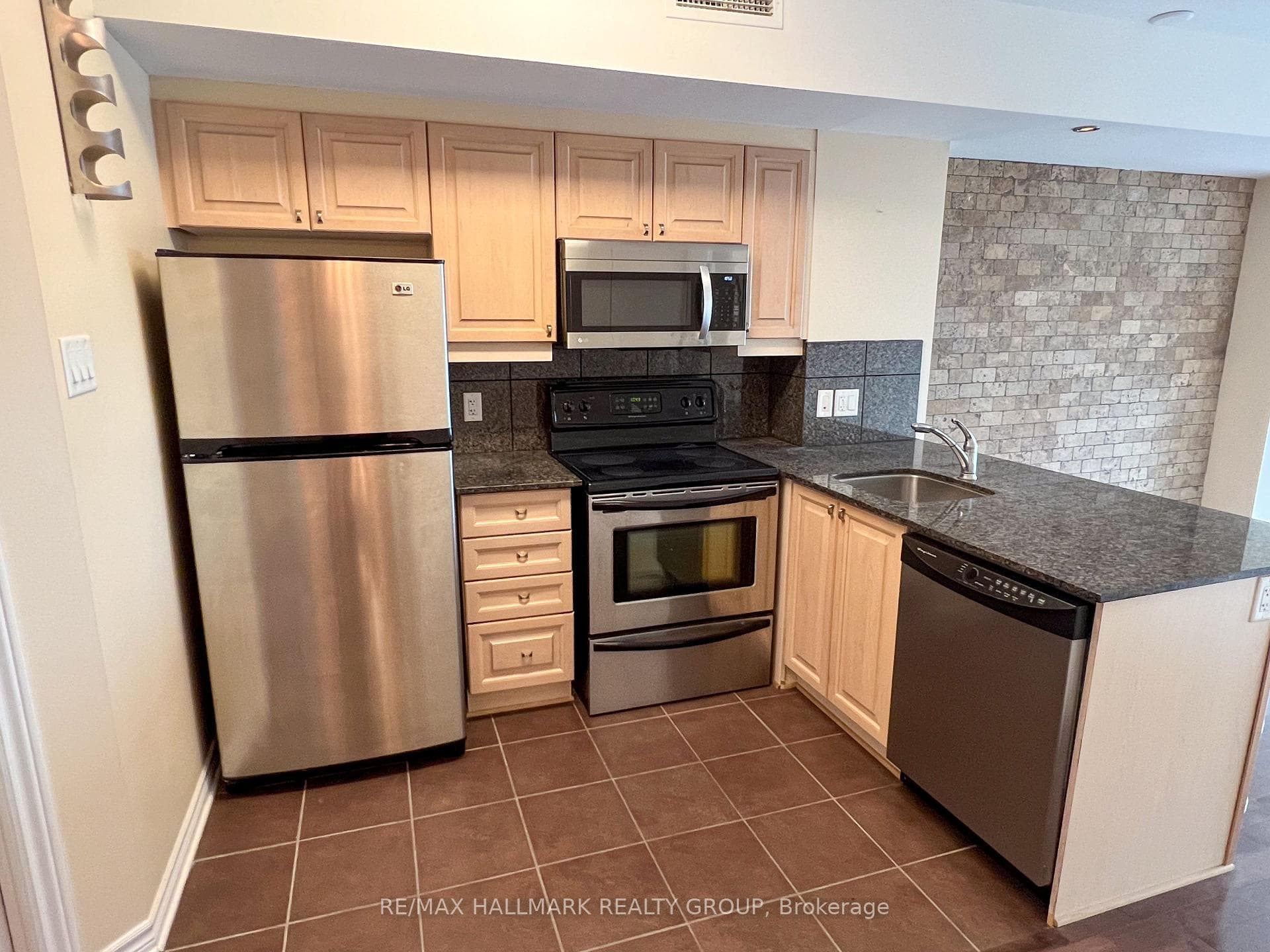 445 Laurier Avenue West Avenue Unit 1903 photo 6