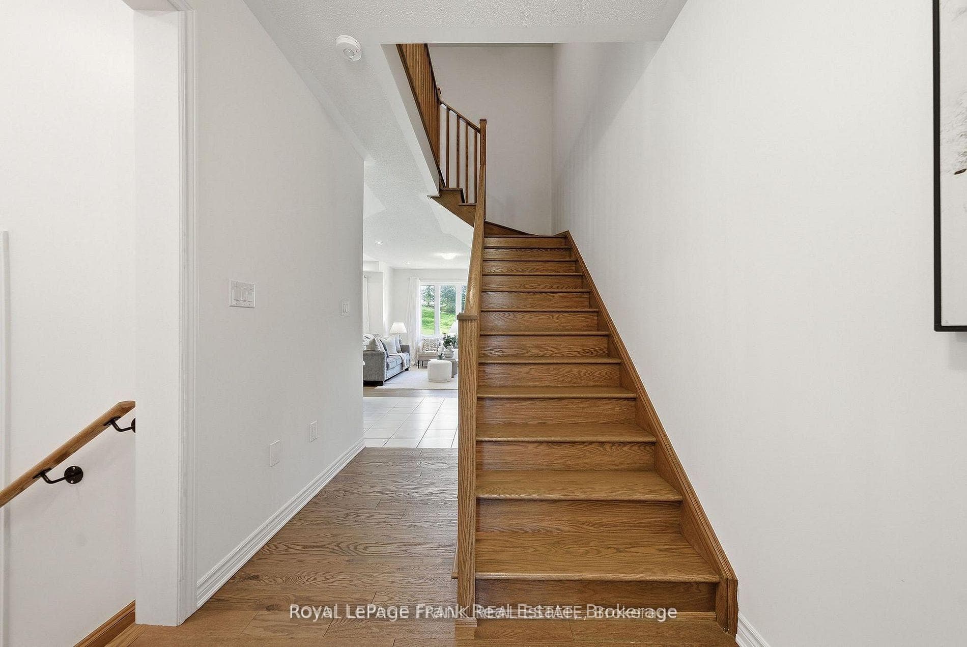 15 Highlands Boulevard photo 6