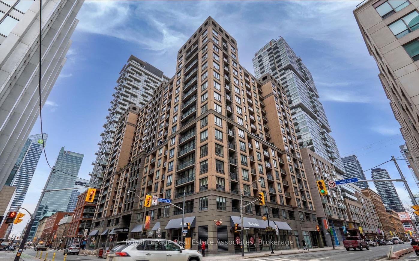 140 Simcoe Street Unit 1512 photo 12