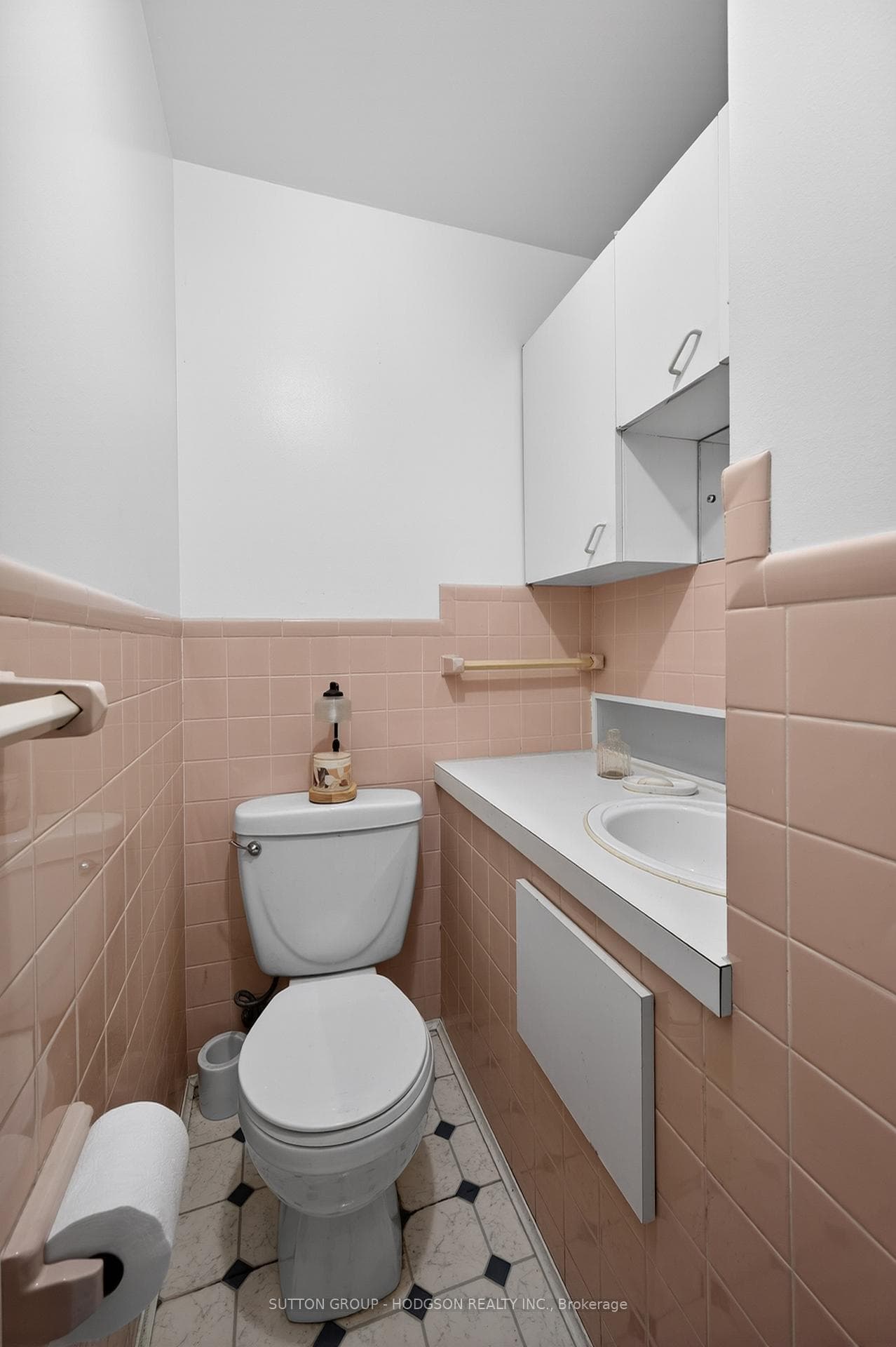 396 Averill Gate photo 19