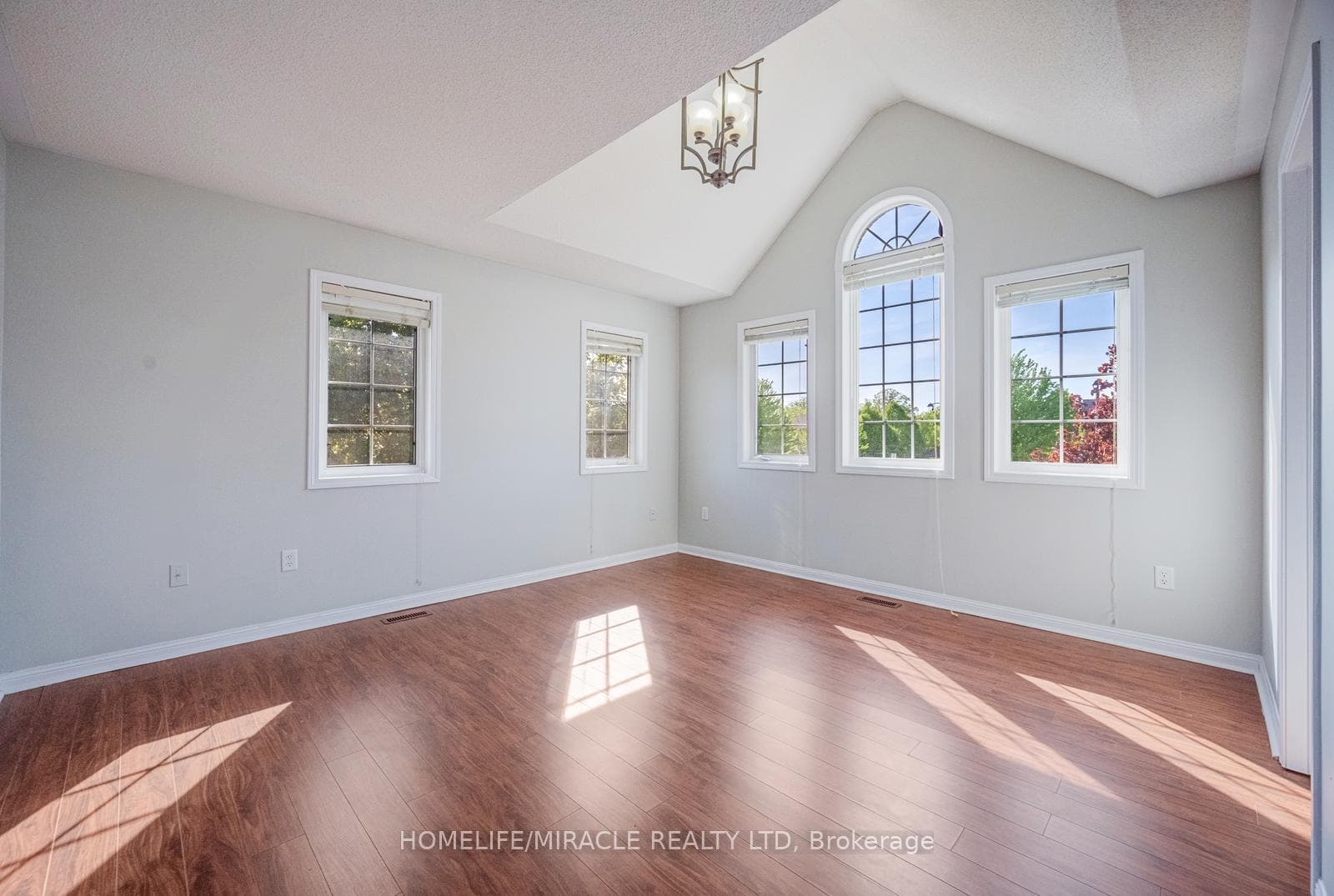 17 Latania Boulevard photo 27