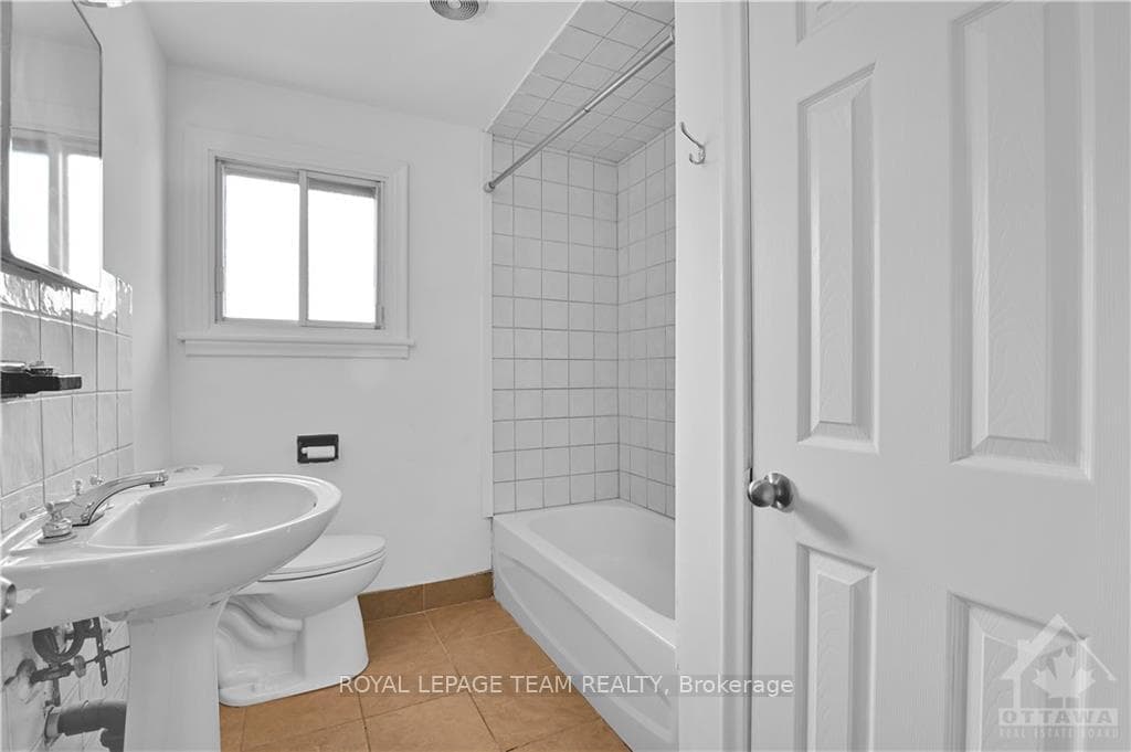 1681 BASELINE Road photo 17