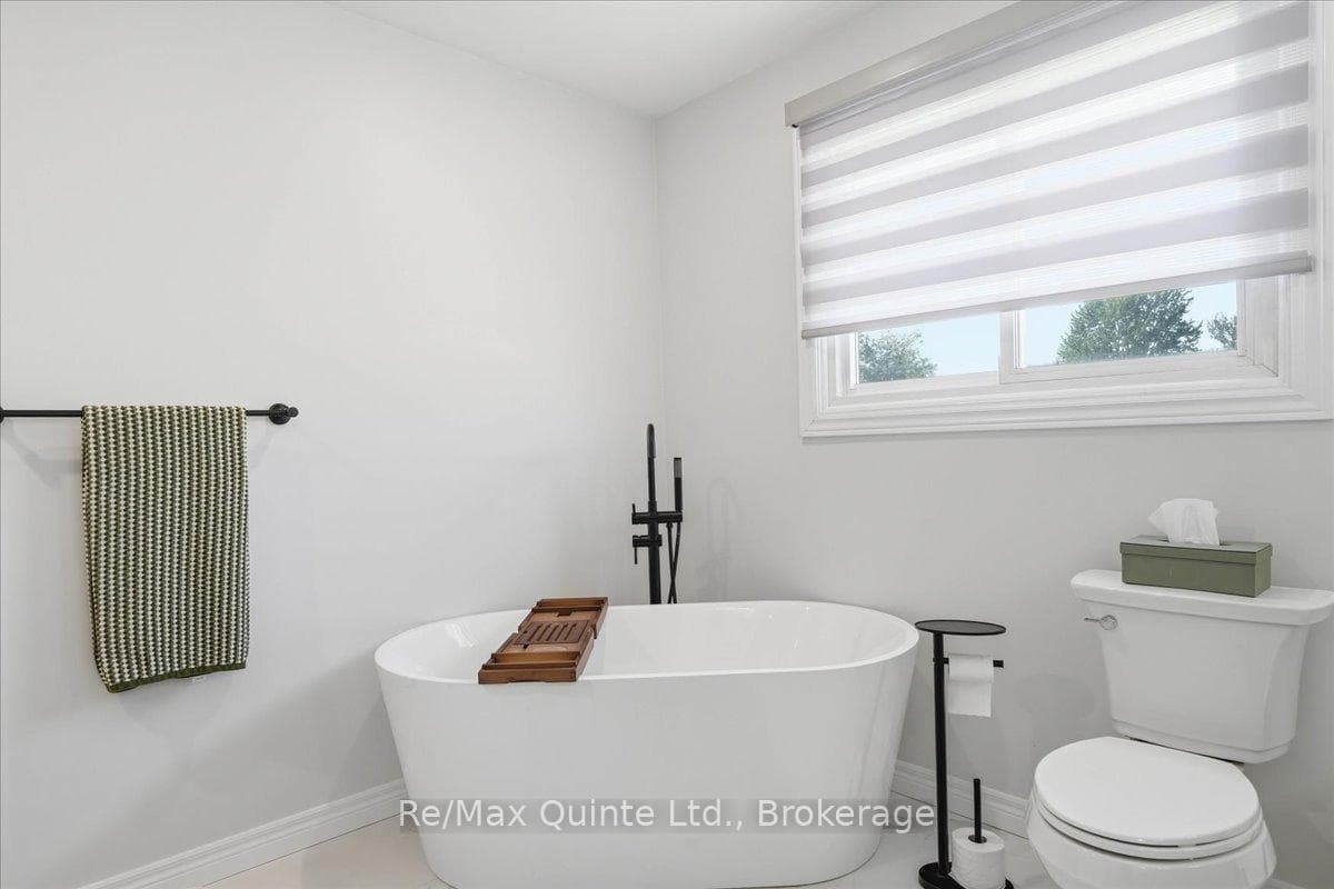 745 Harmony Road photo 14