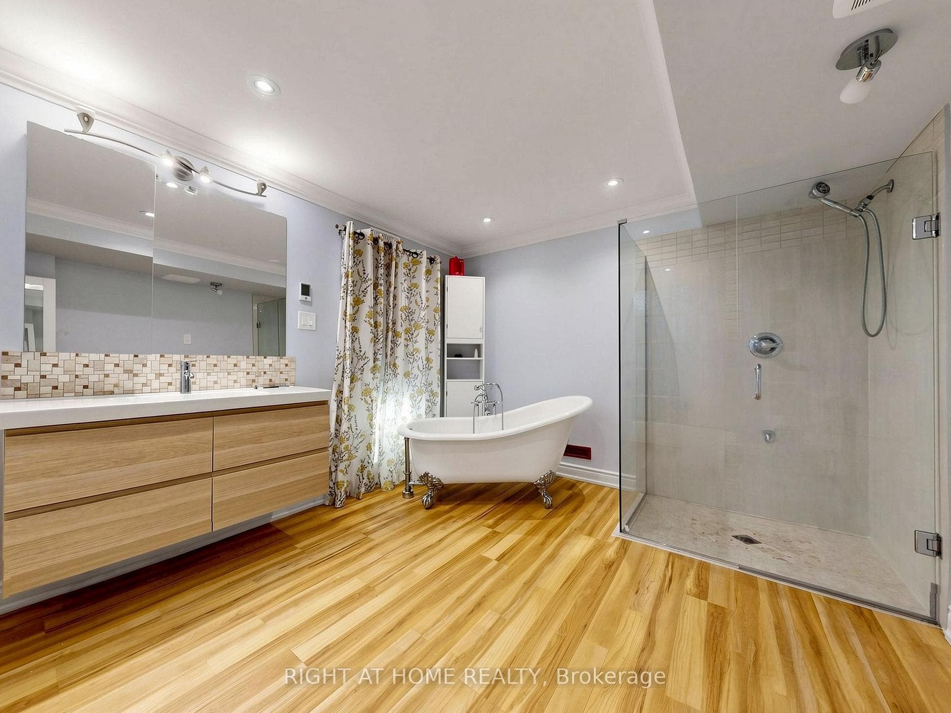 142 Alfred Smith Way photo 38