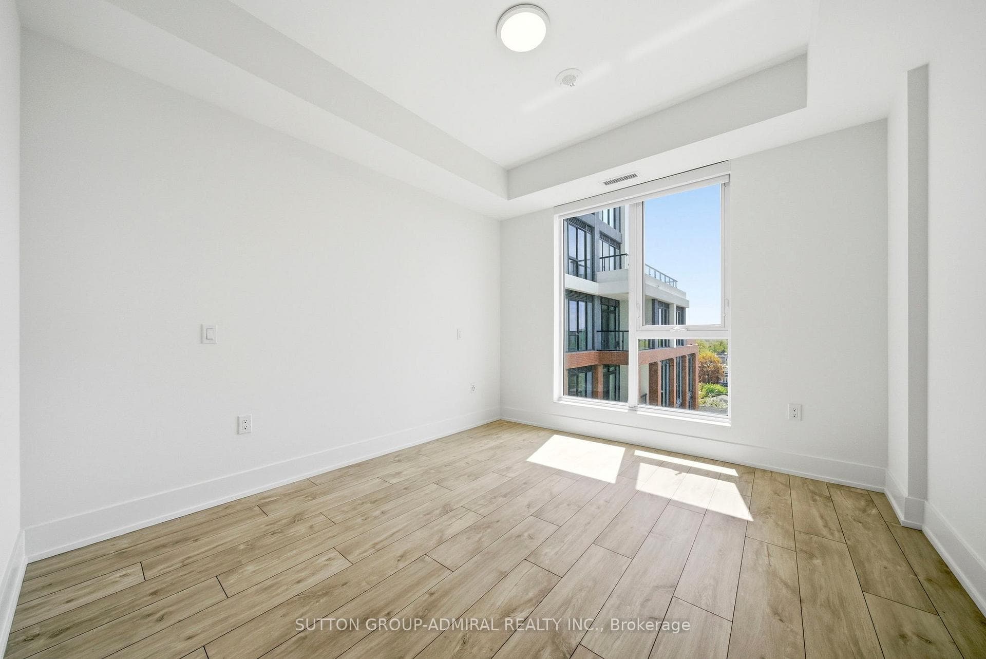 858 Dupont Street Unit 633 photo 27