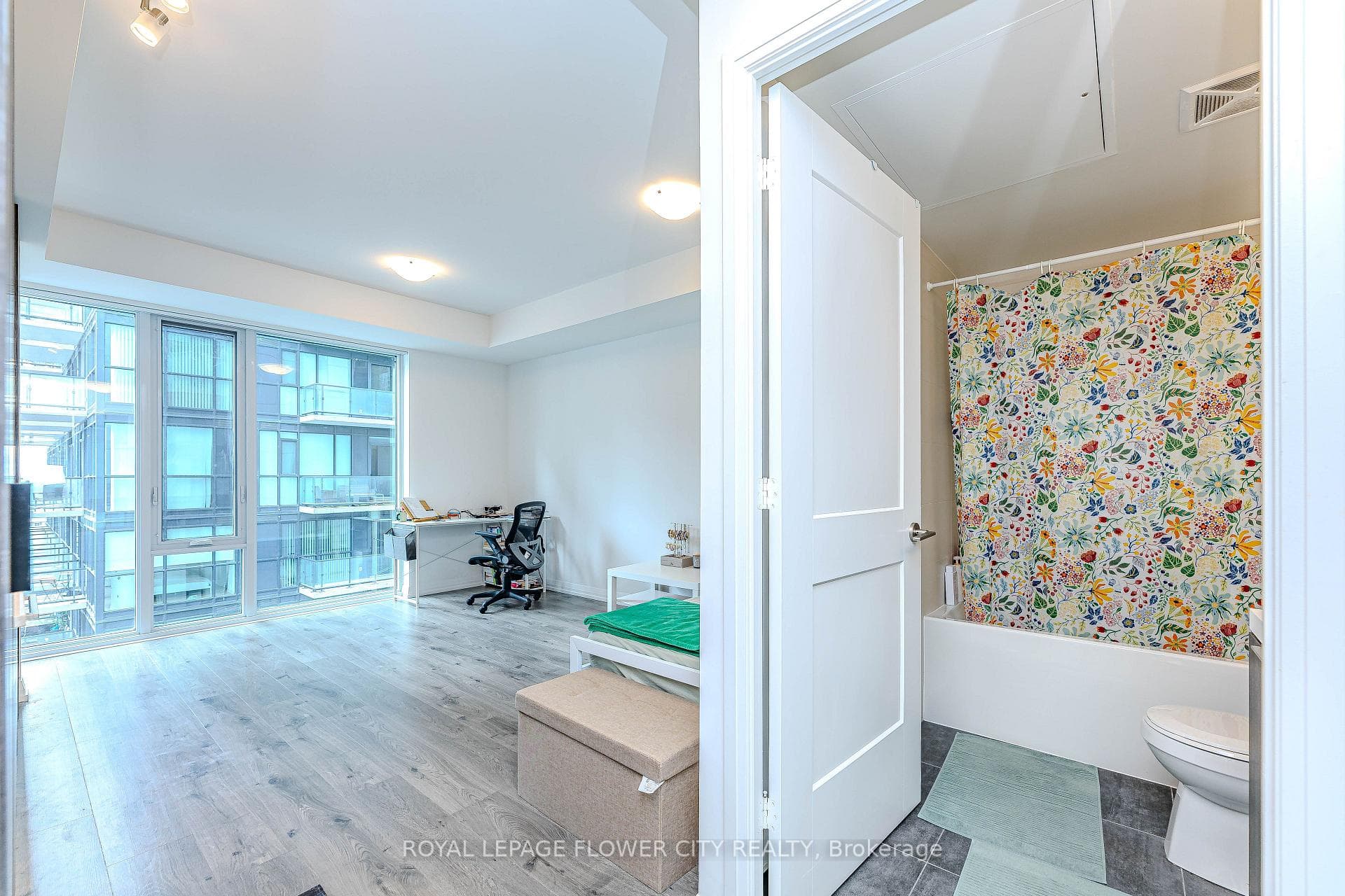 8 Widmer Street Unit 2115 photo 9