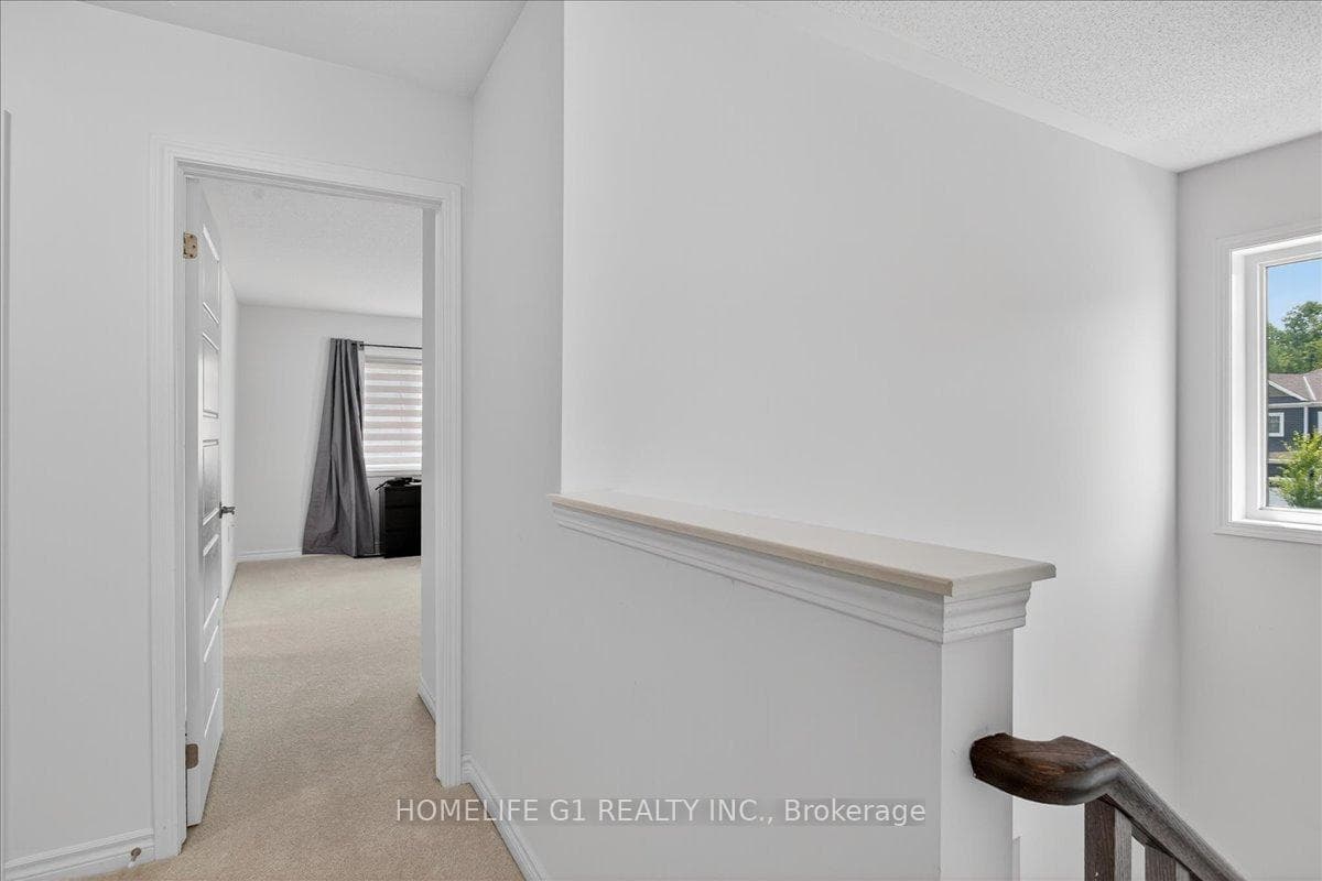 5 Dyer Crescent photo 25