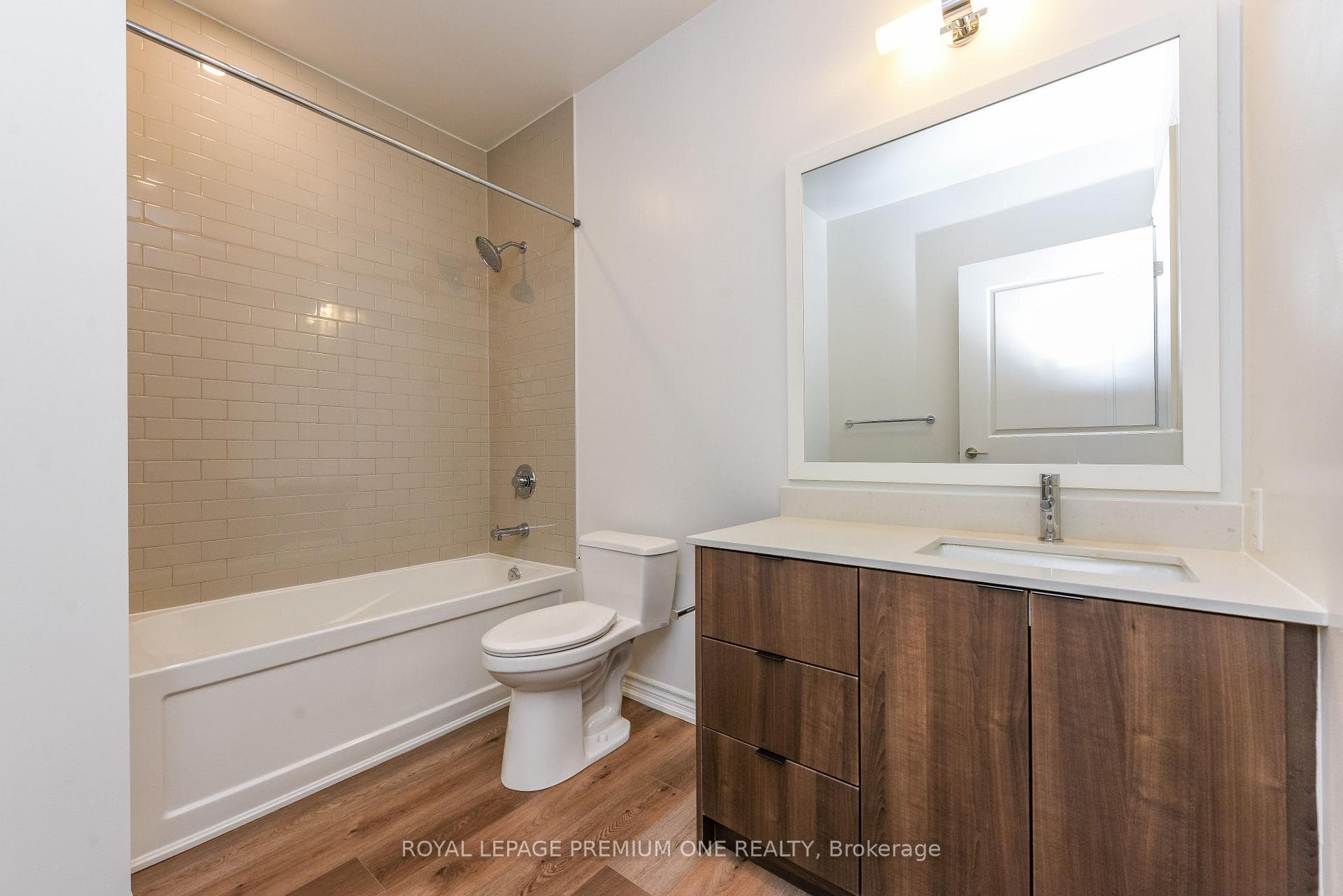 571 PRINCE EDWARD Drive Unit PH06 photo 20