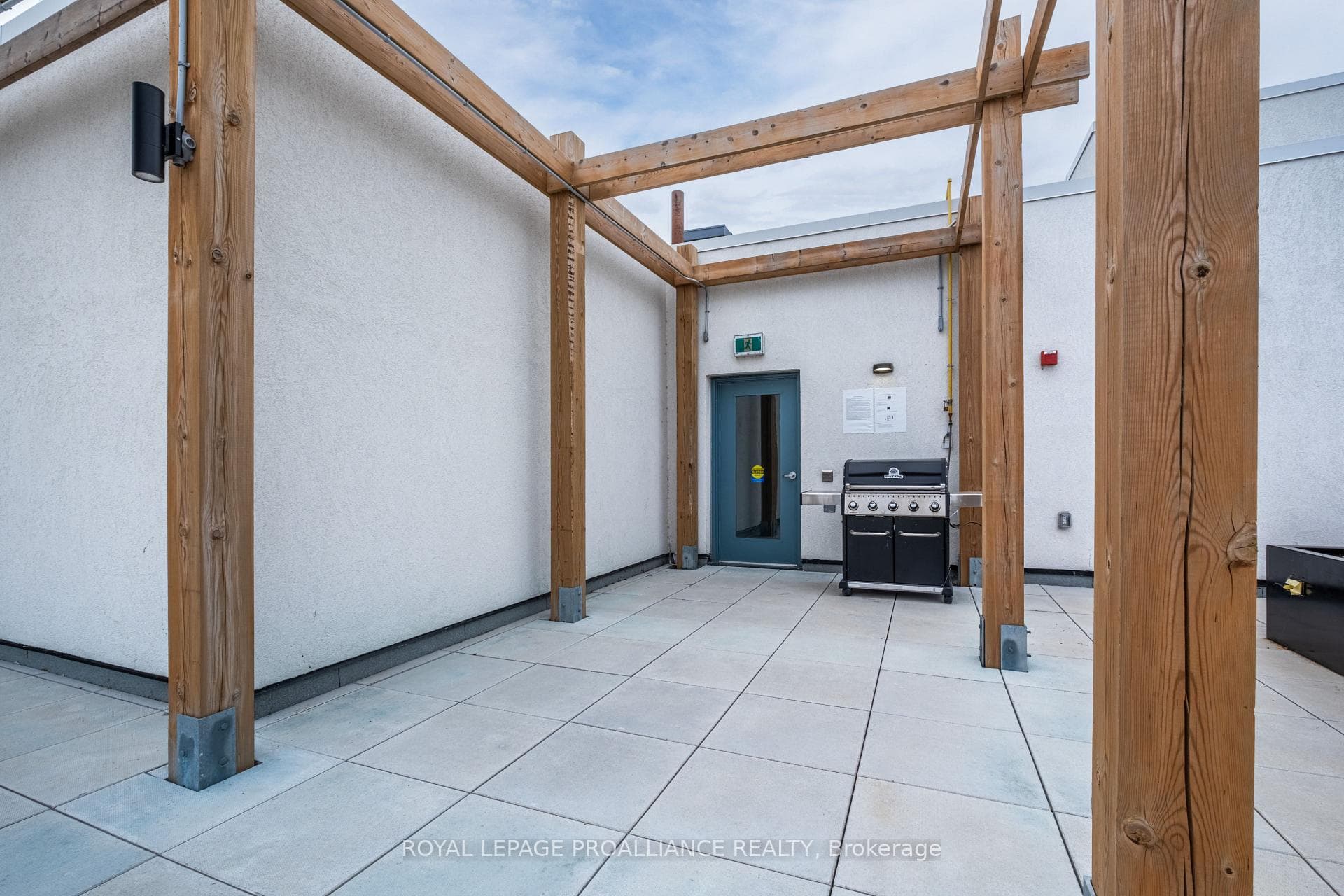 652 Princess Street Unit 606 photo 11