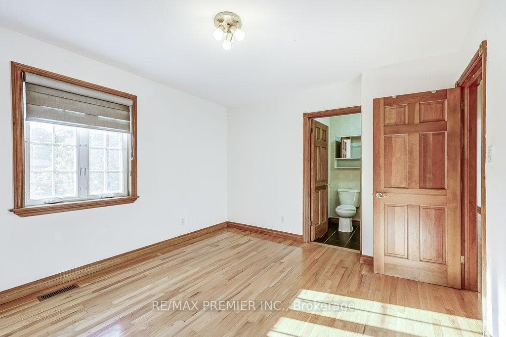 16 Woodvalley Drive photo 32