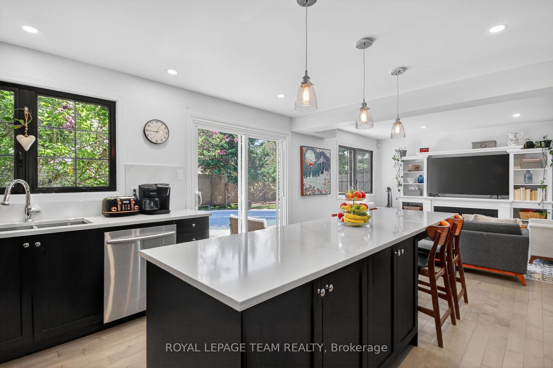 15 Markham Avenue photo 15