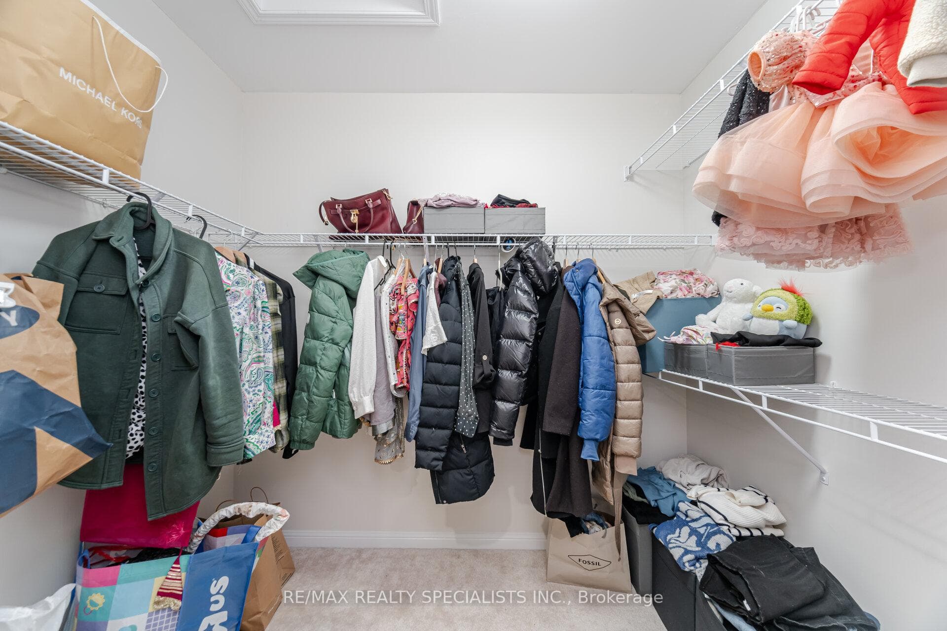 225 Mortimer Crescent photo 26