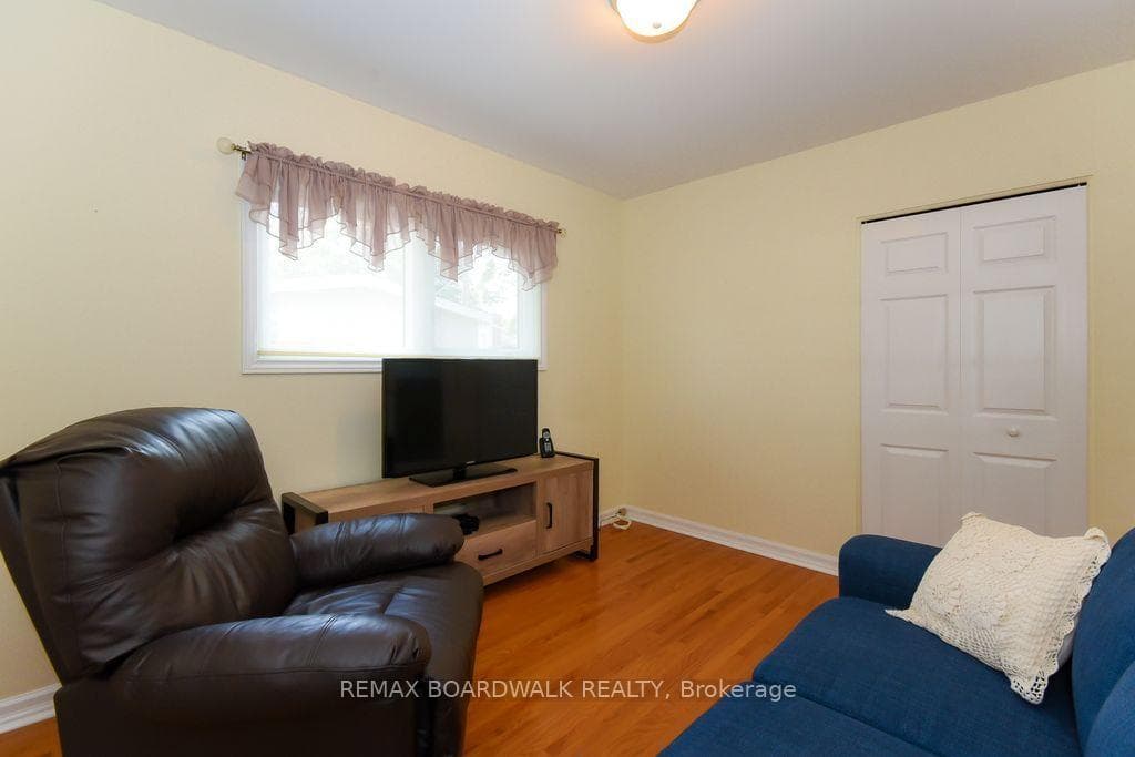 1392 Chartrand Avenue photo 25