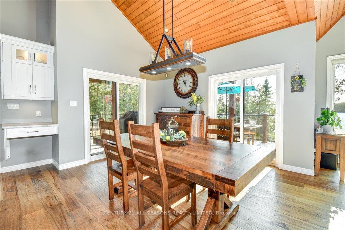 156 D South Road photo 8