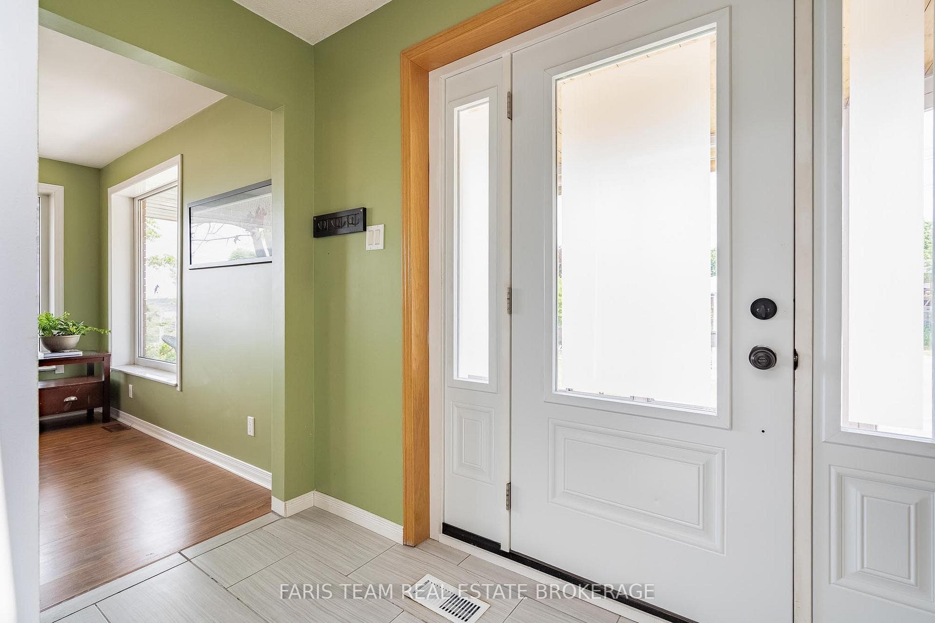 82 Bayview Drive photo 4