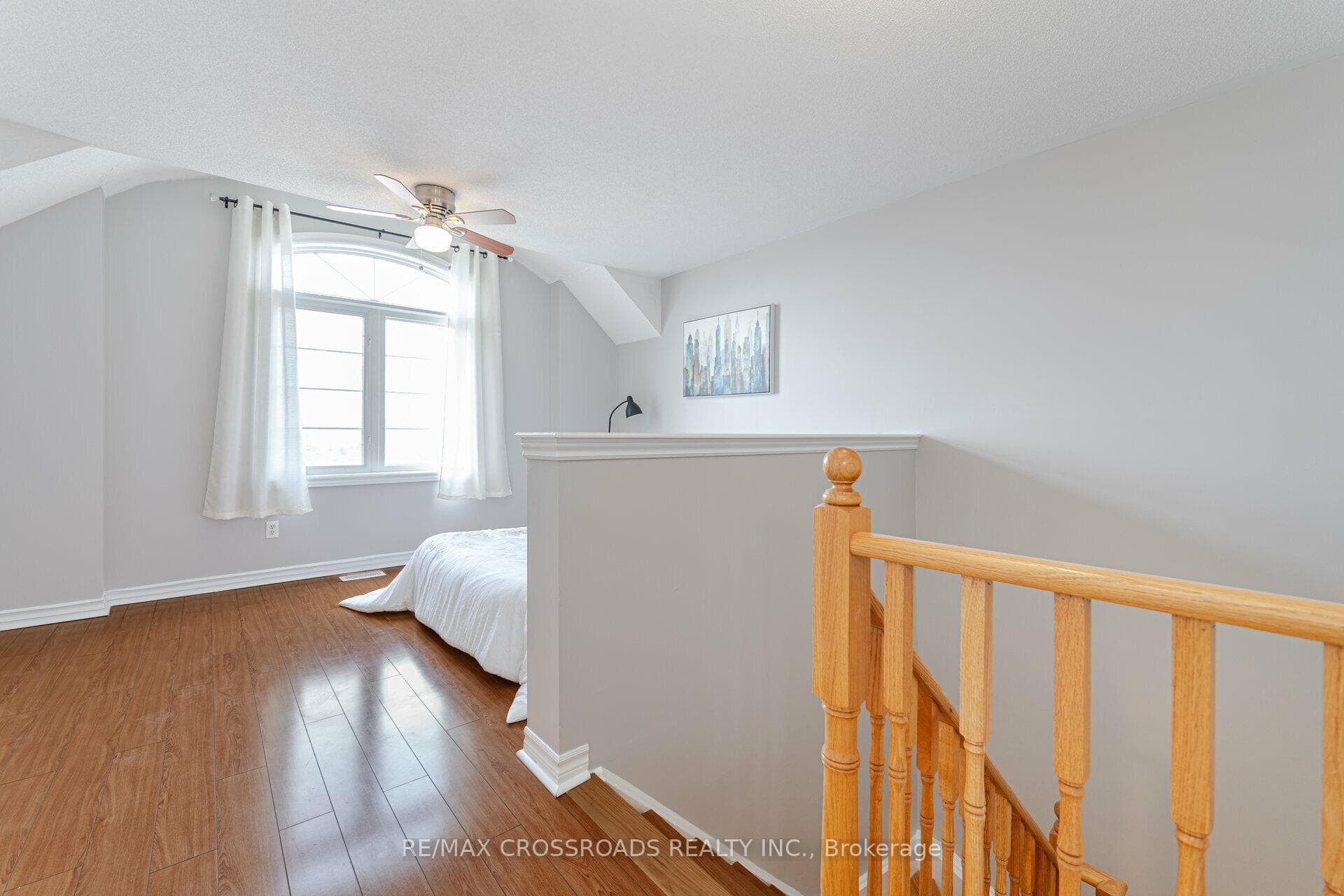 255 Monarch Avenue photo 32